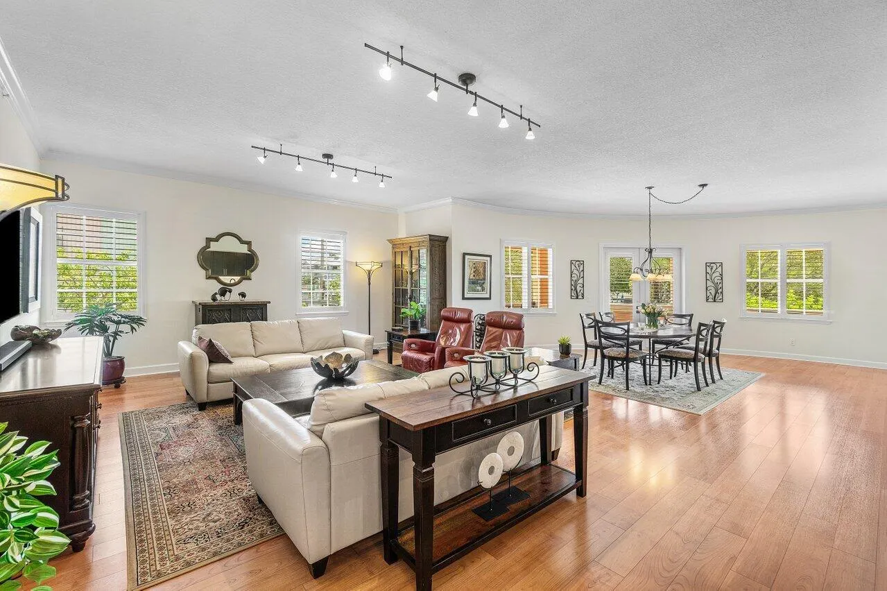 200 NE 2nd Avenue, #205