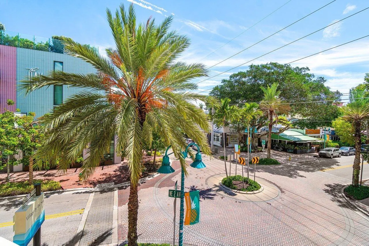 200 NE 2nd Avenue, #205