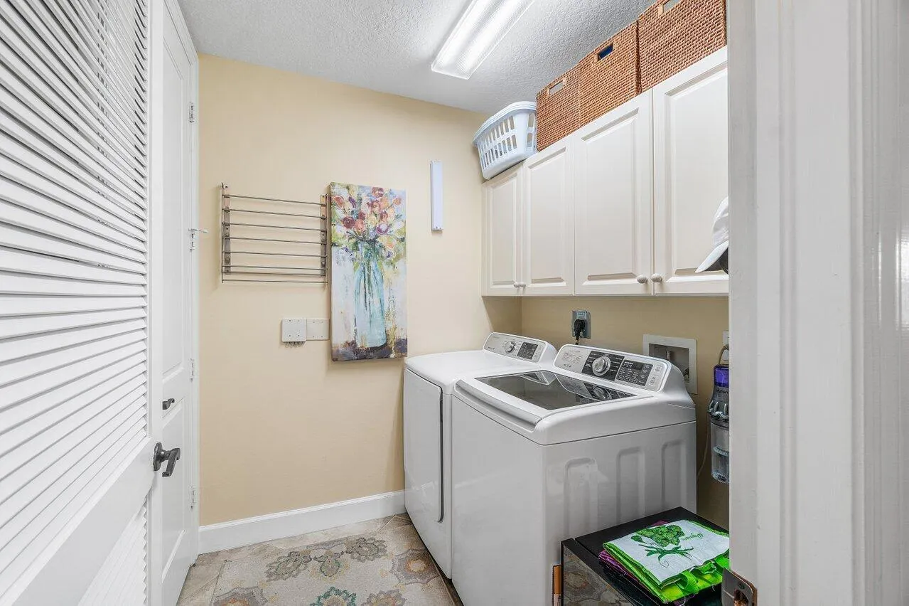 200 NE 2nd Avenue, #205