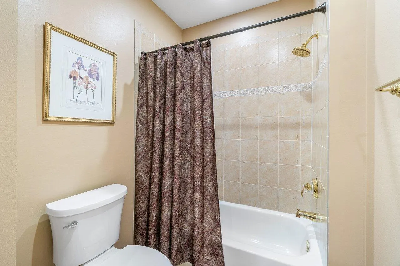 200 NE 2nd Avenue, #205