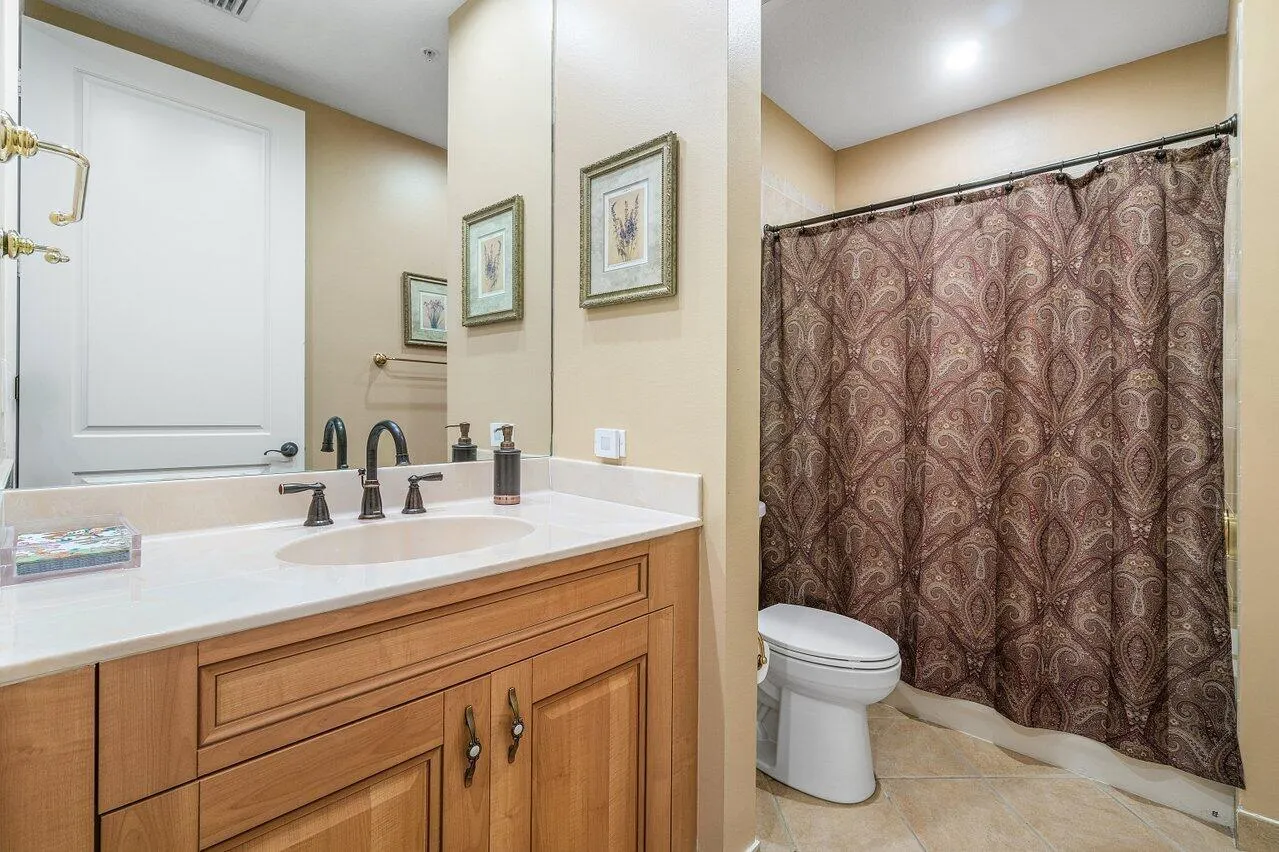 200 NE 2nd Avenue, #205