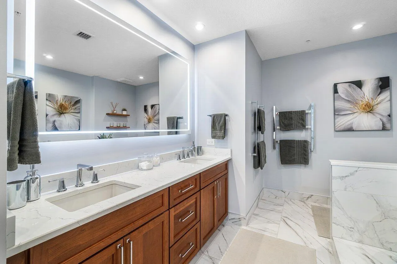 200 NE 2nd Avenue, #205