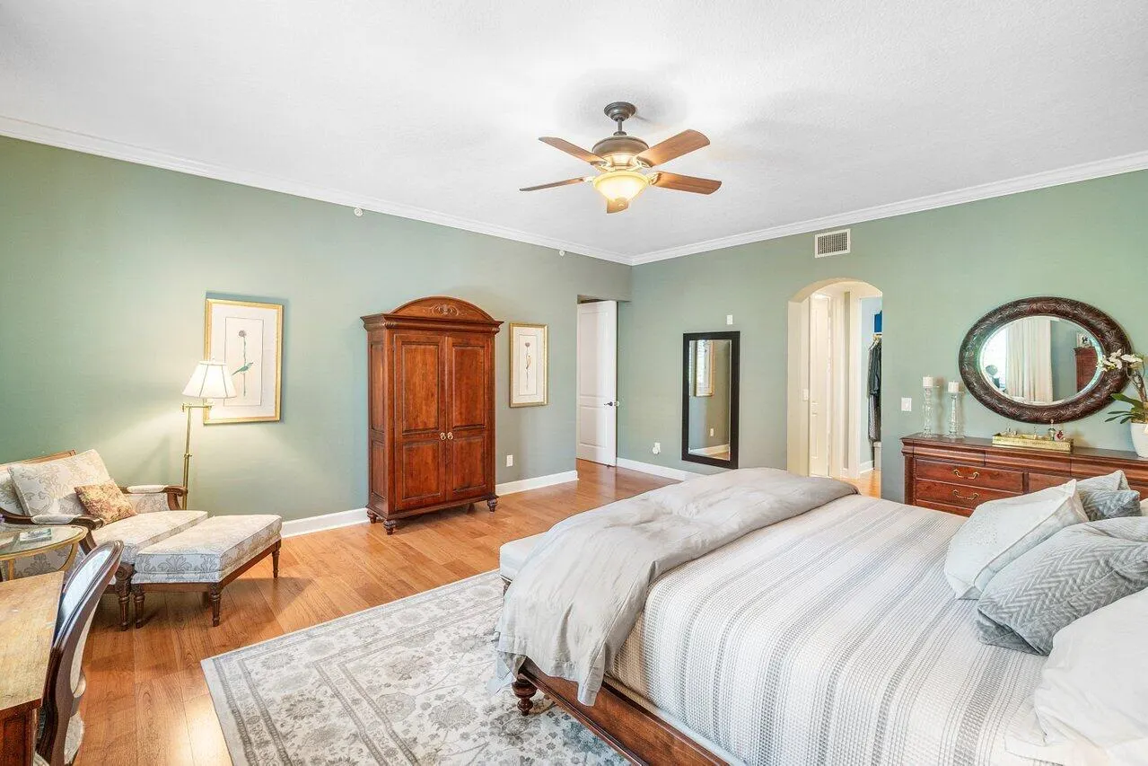 200 NE 2nd Avenue, #205