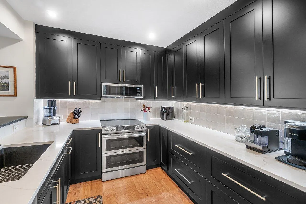 200 NE 2nd Avenue, #205