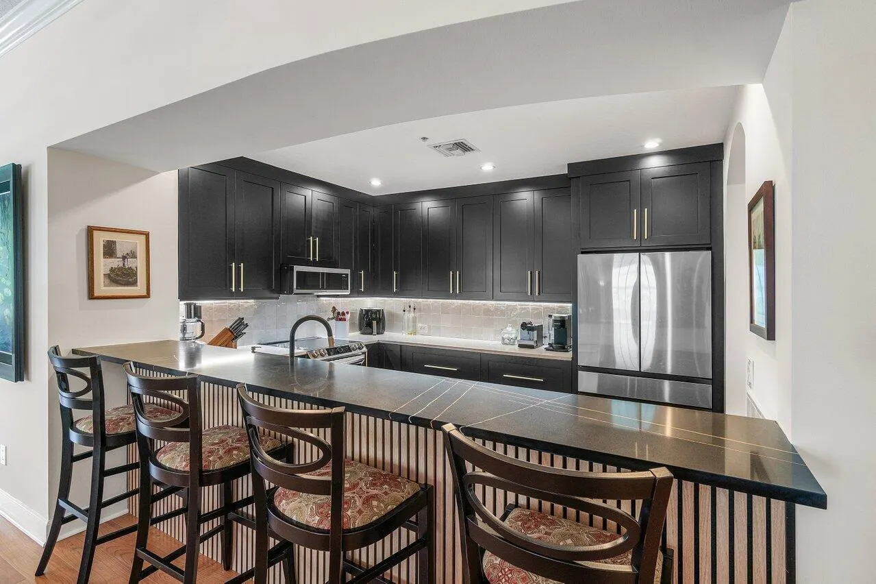 200 NE 2nd Avenue, #205