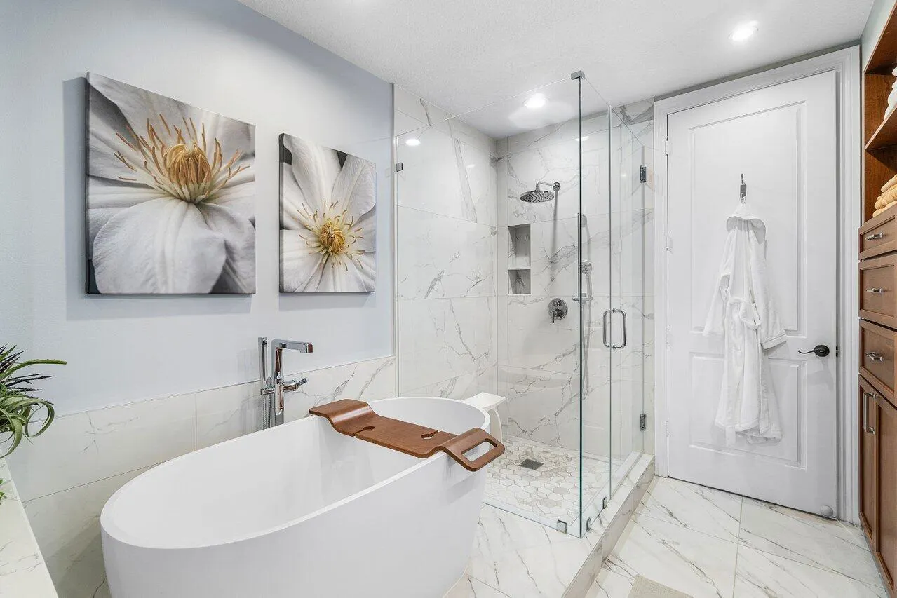 200 NE 2nd Avenue, #205