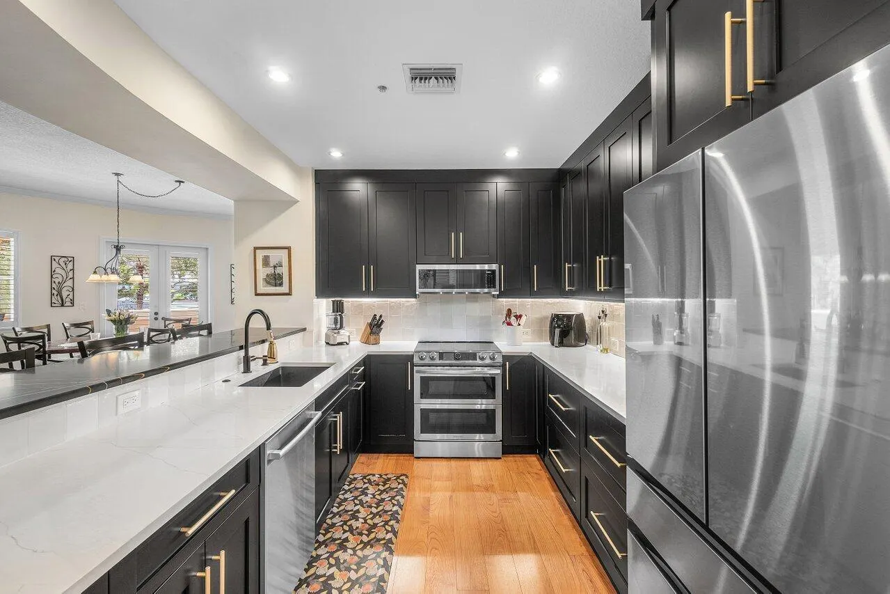 200 NE 2nd Avenue, #205