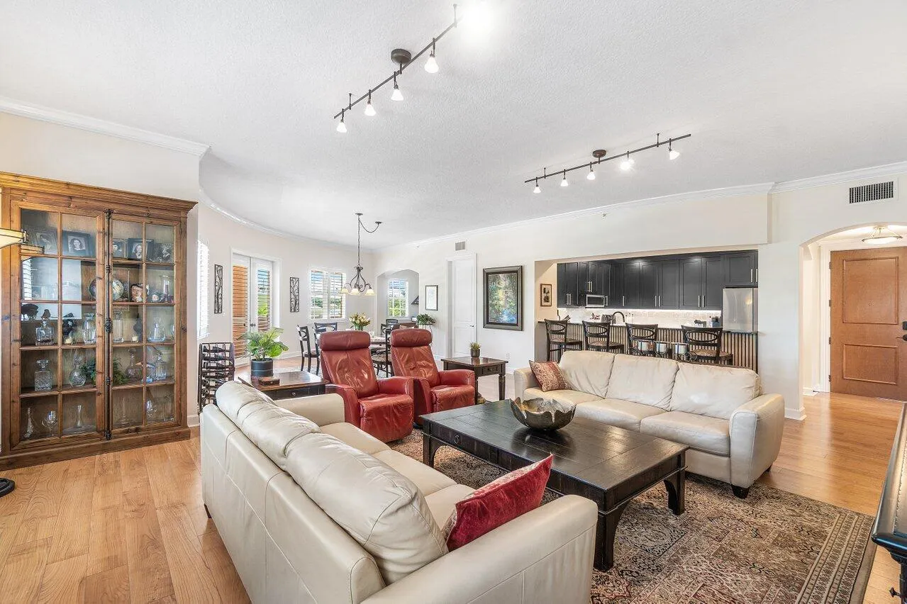 200 NE 2nd Avenue, #205