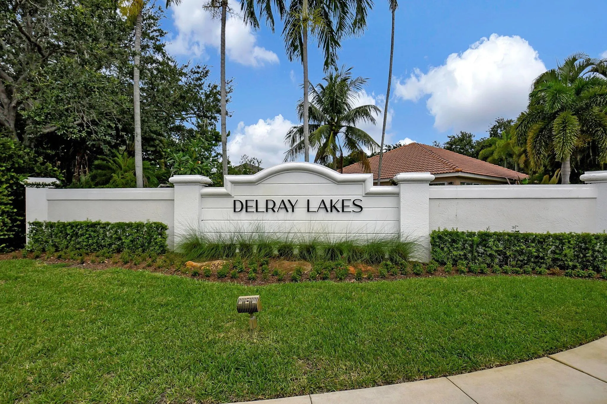 523 Canoe Point