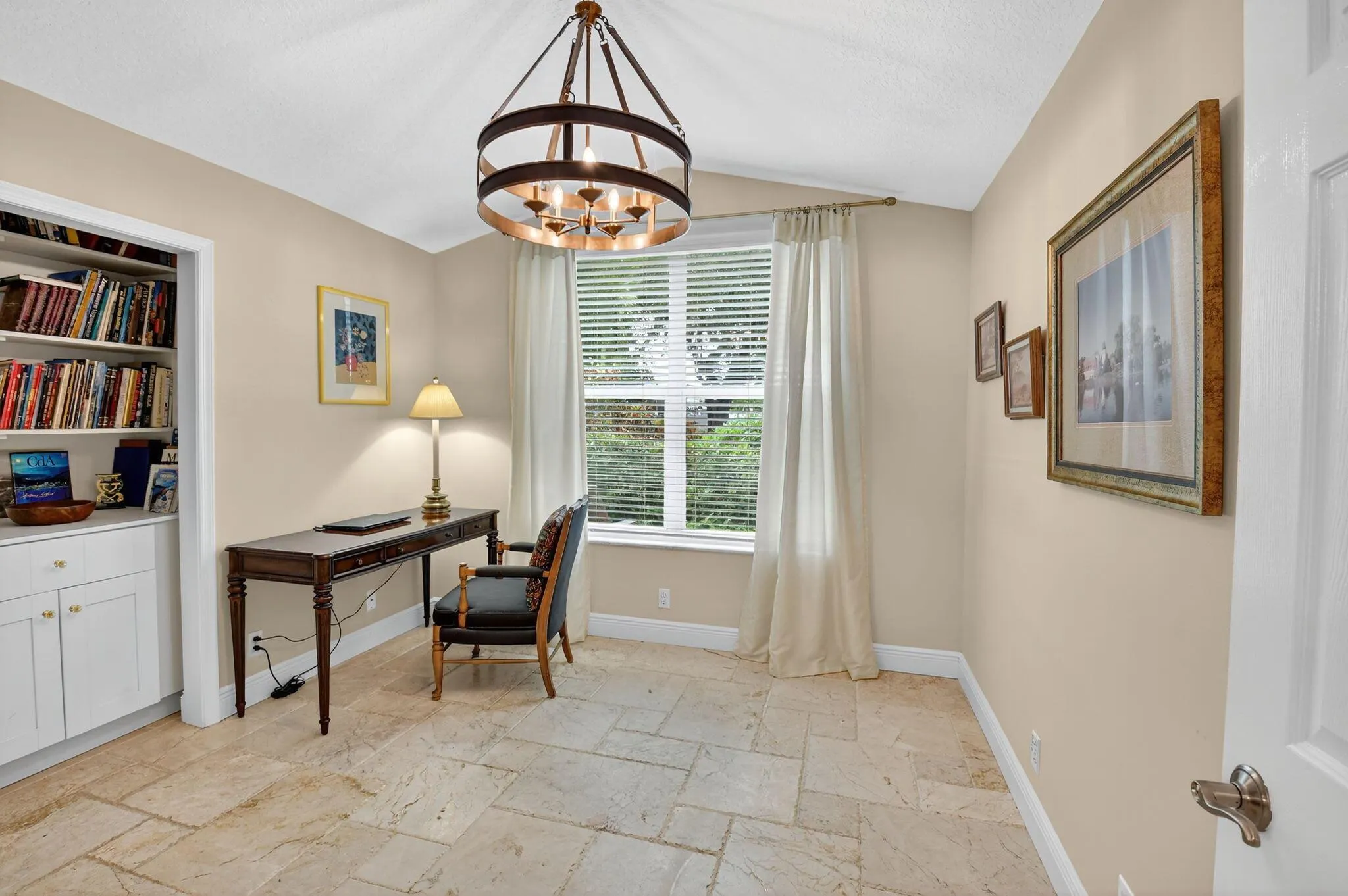 523 Canoe Point