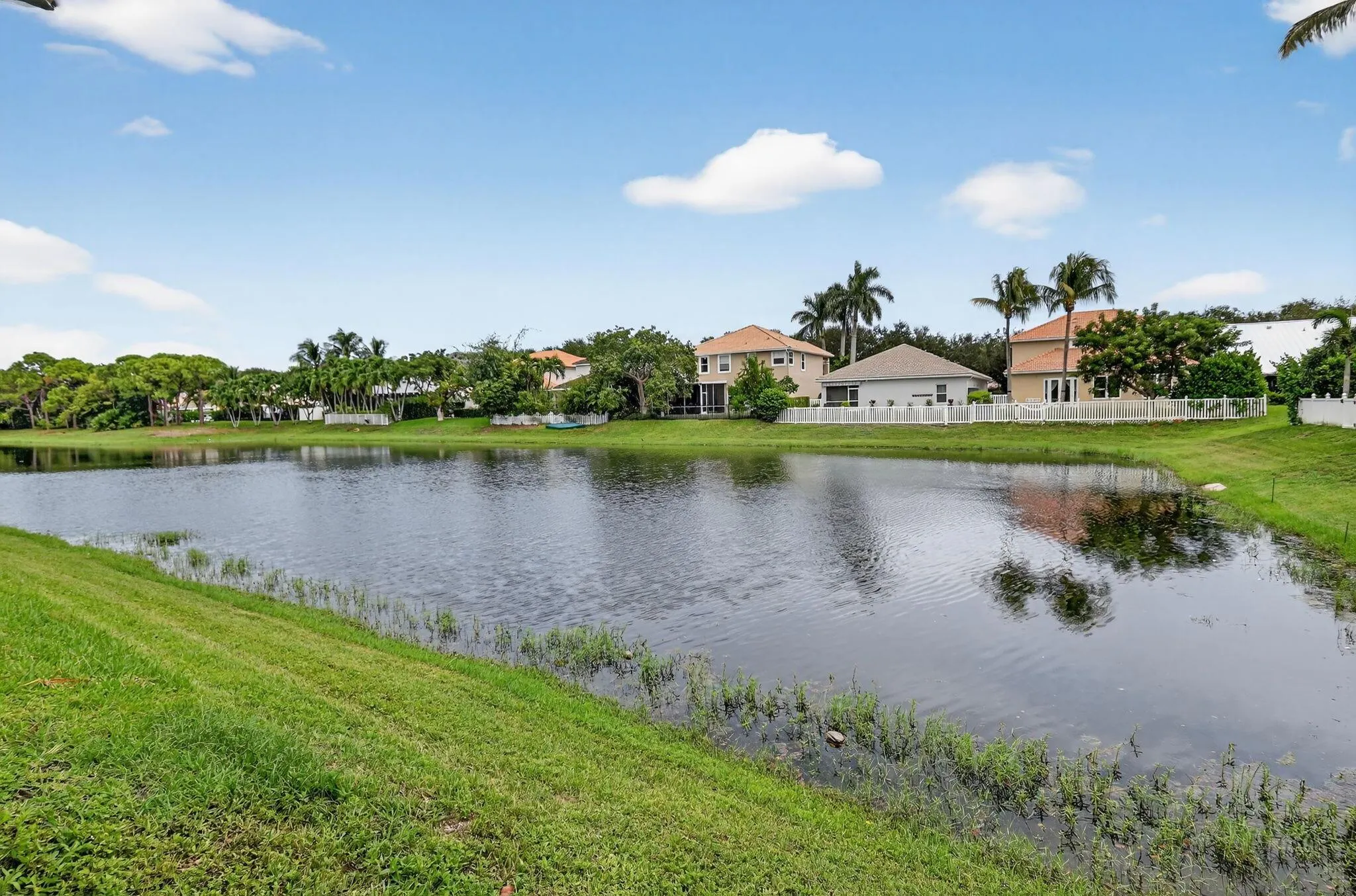 523 Canoe Point