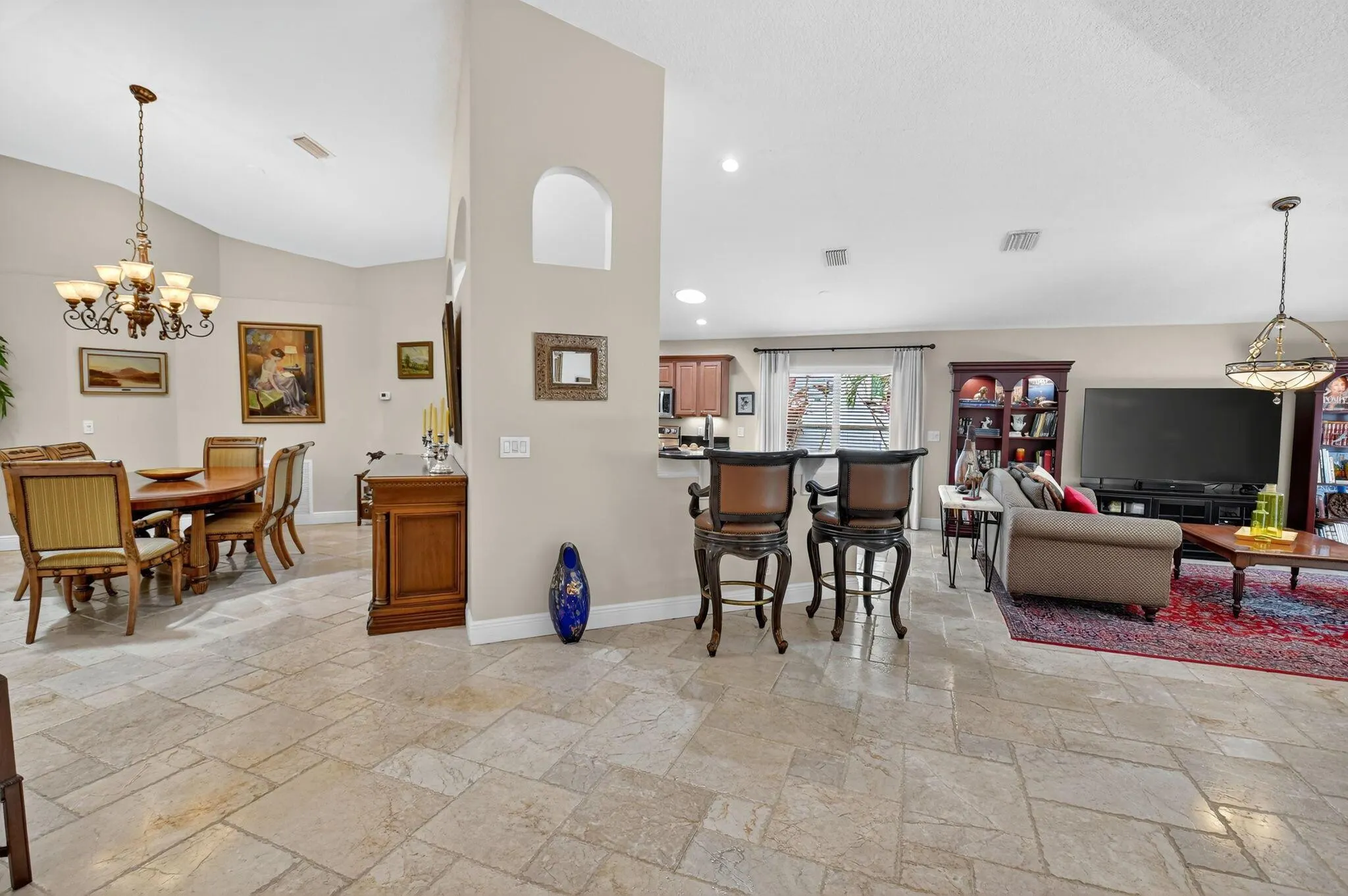 523 Canoe Point