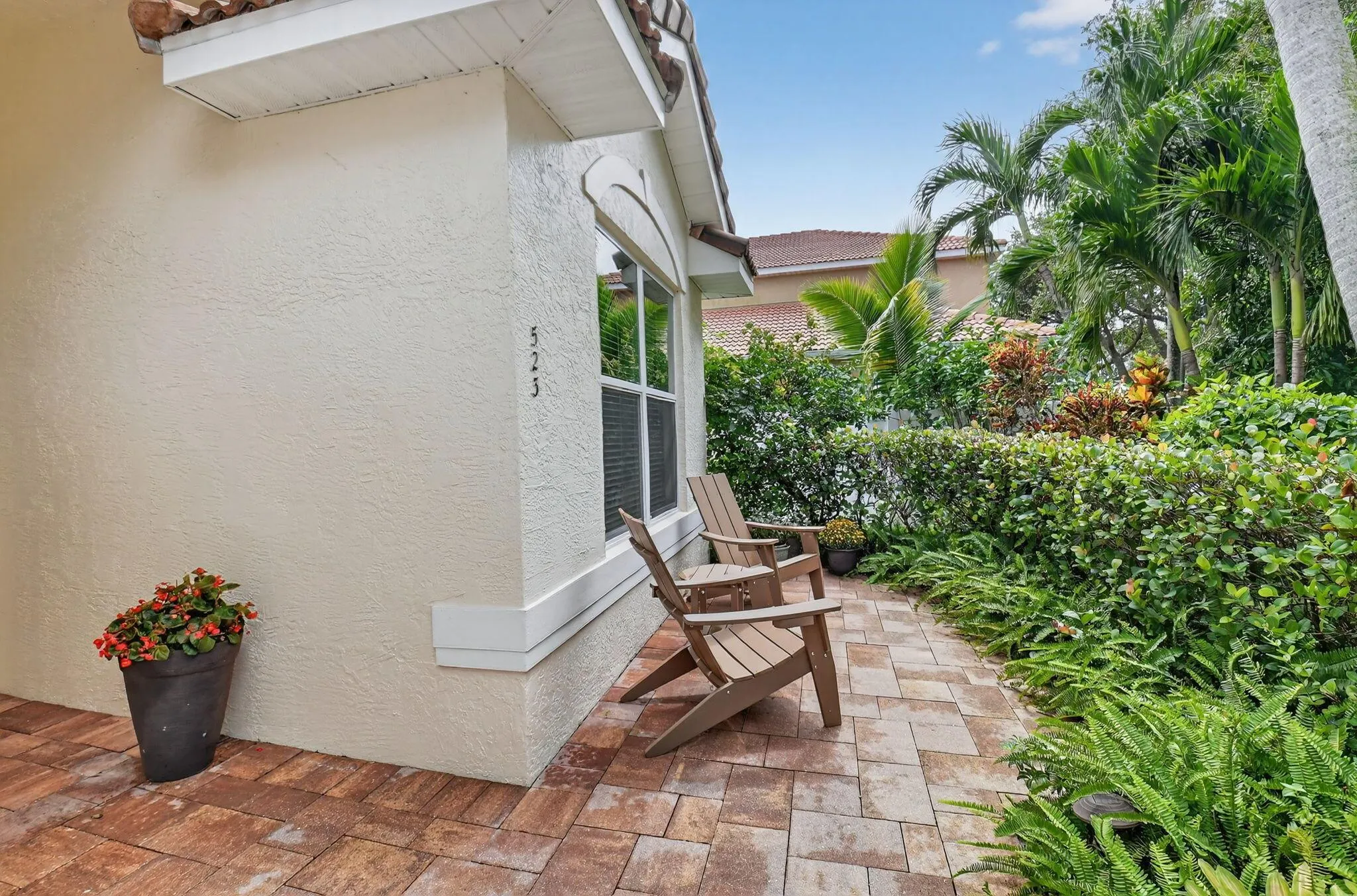 523 Canoe Point