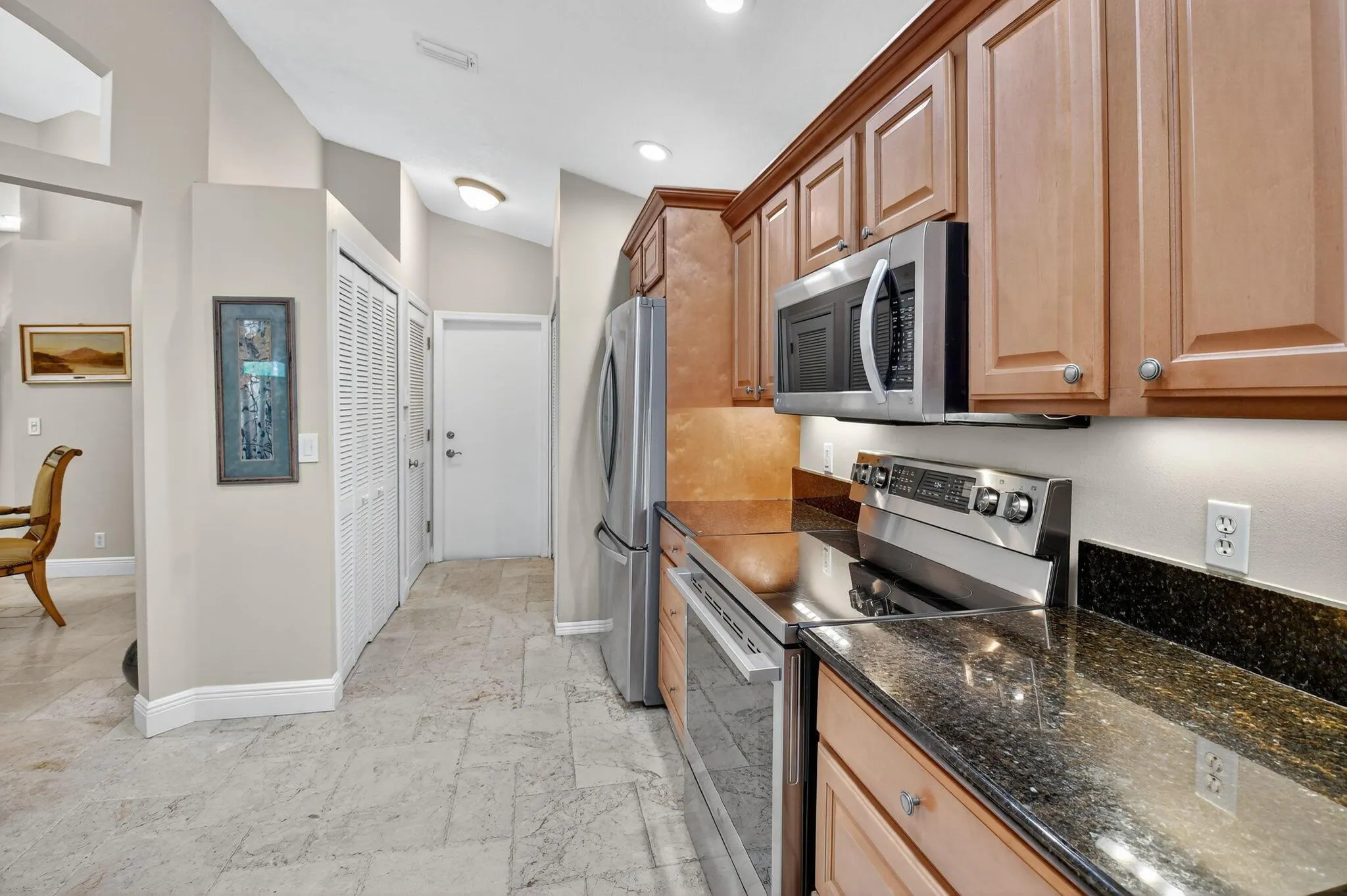 523 Canoe Point