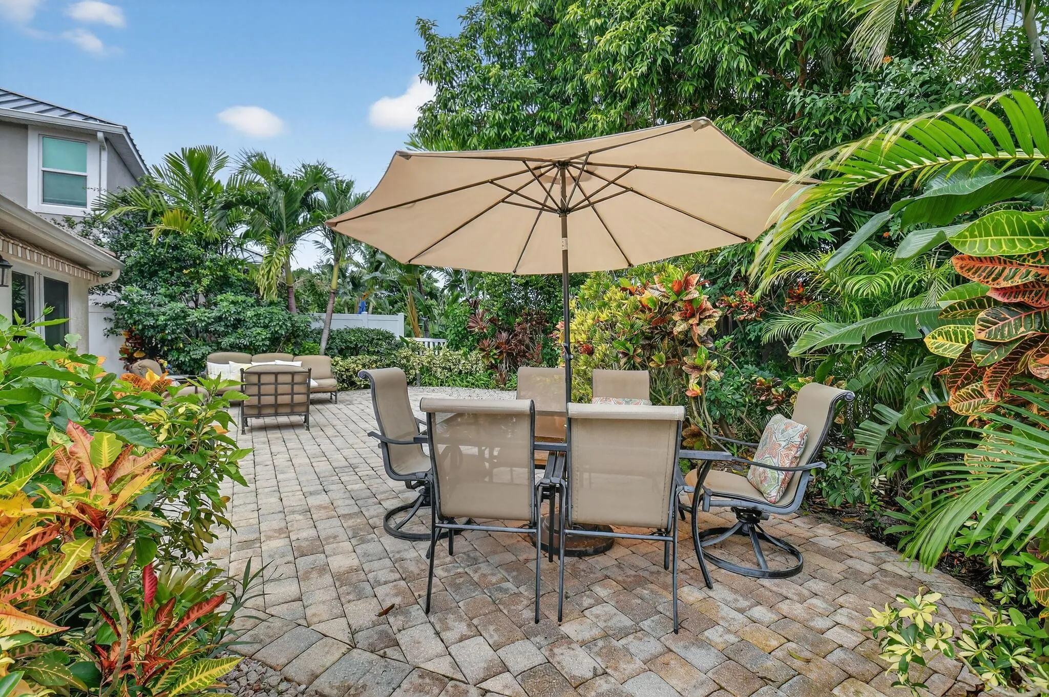 523 Canoe Point