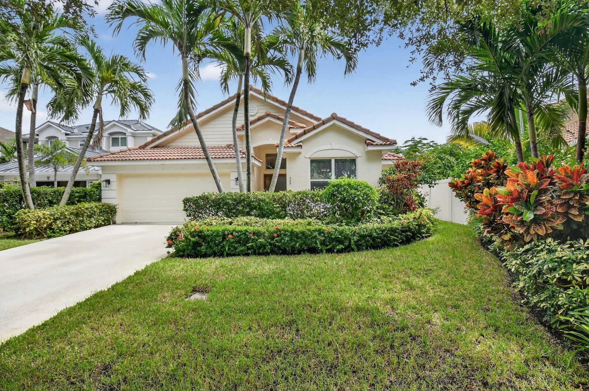 523 Canoe Point