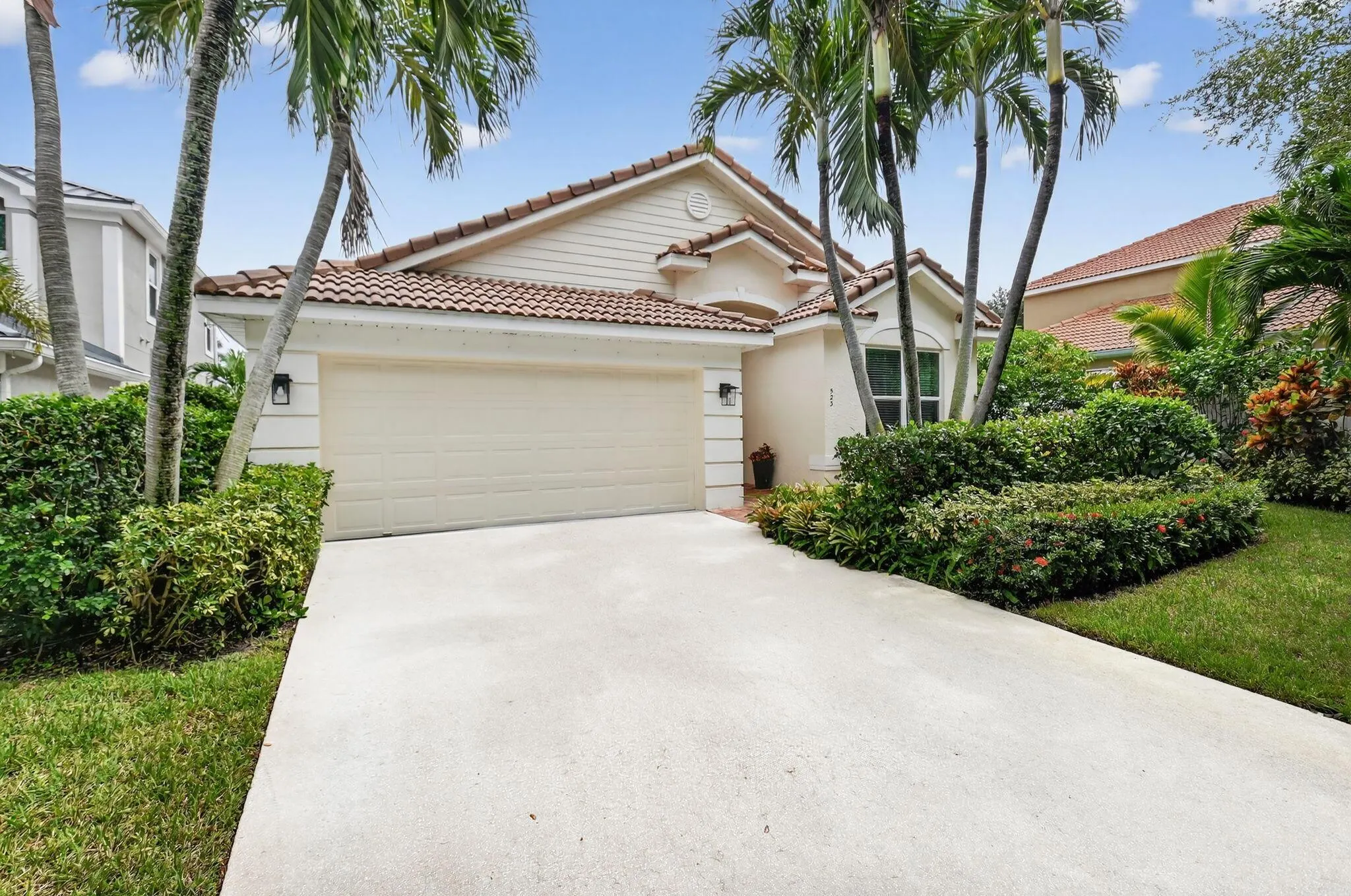 523 Canoe Point