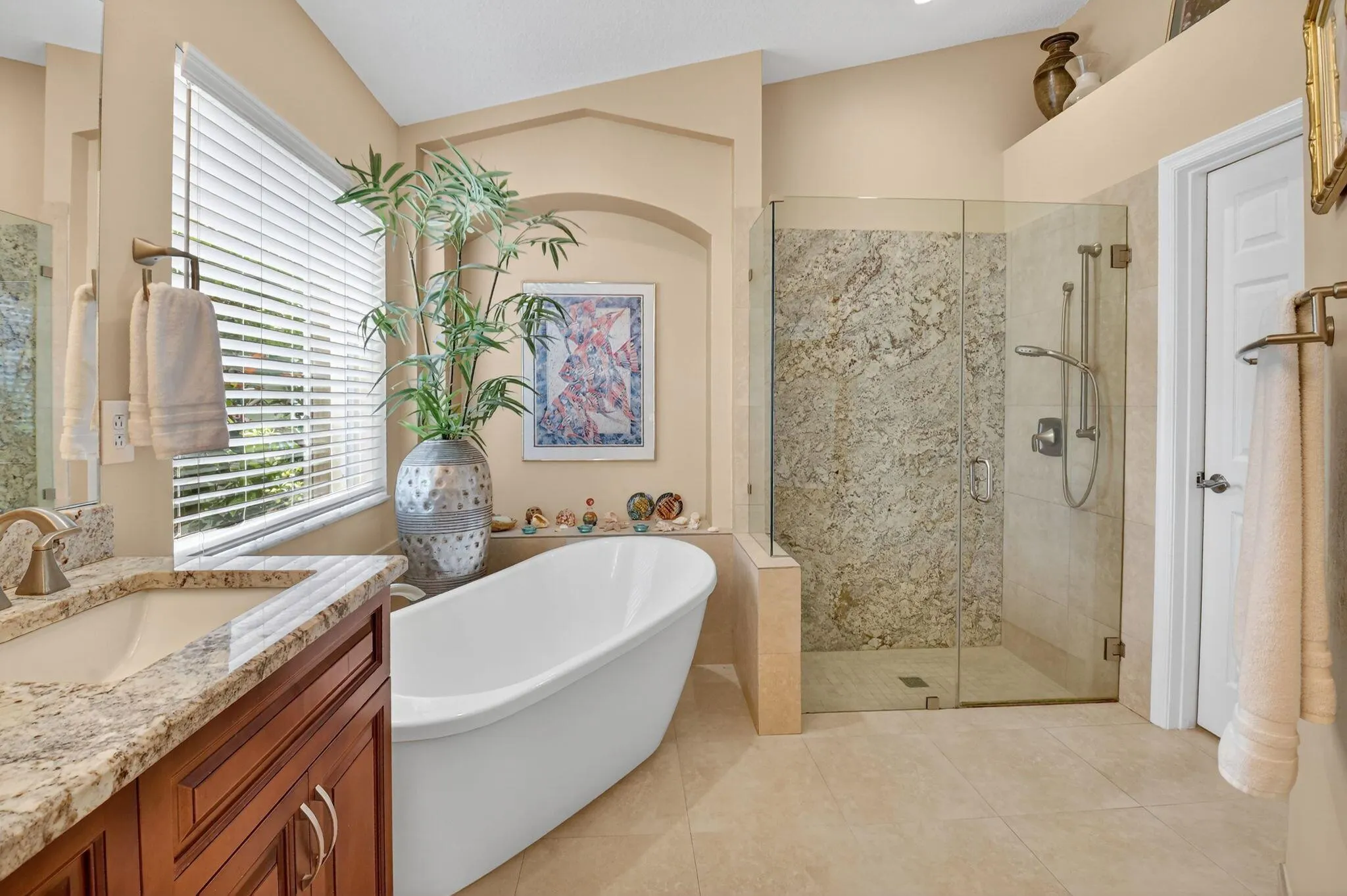 523 Canoe Point