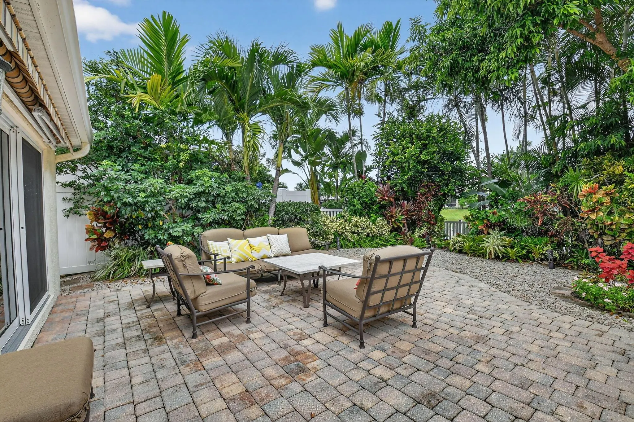 523 Canoe Point