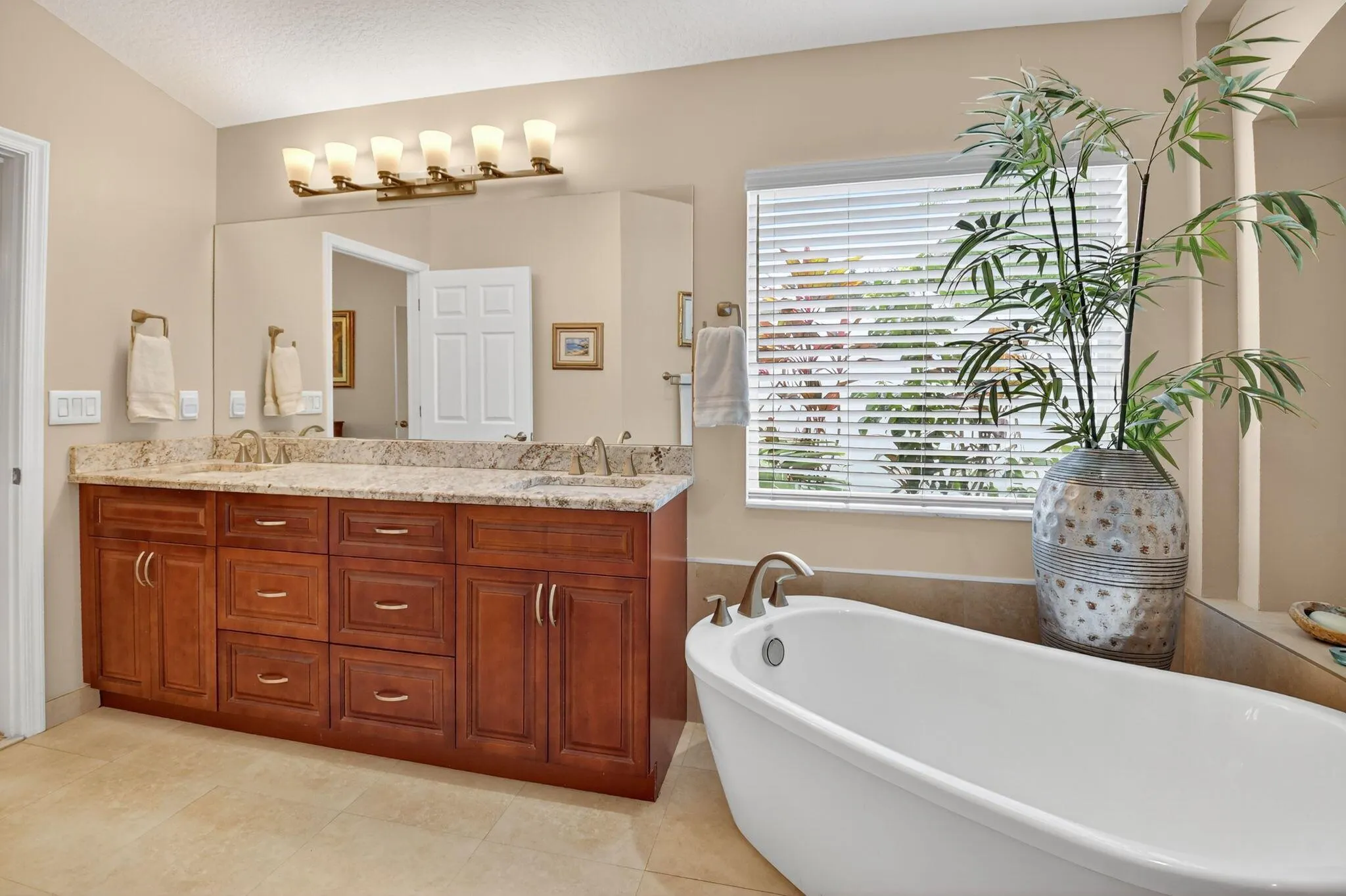 523 Canoe Point