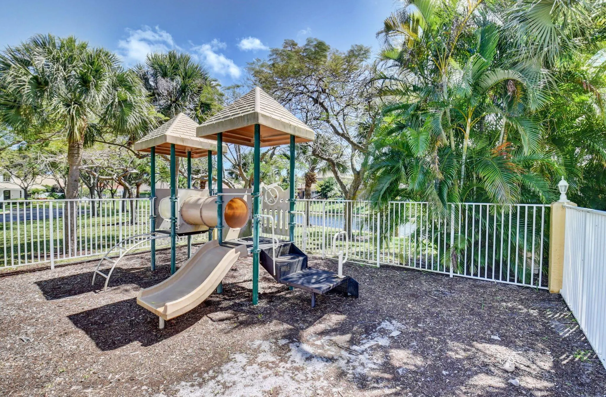 523 Canoe Point