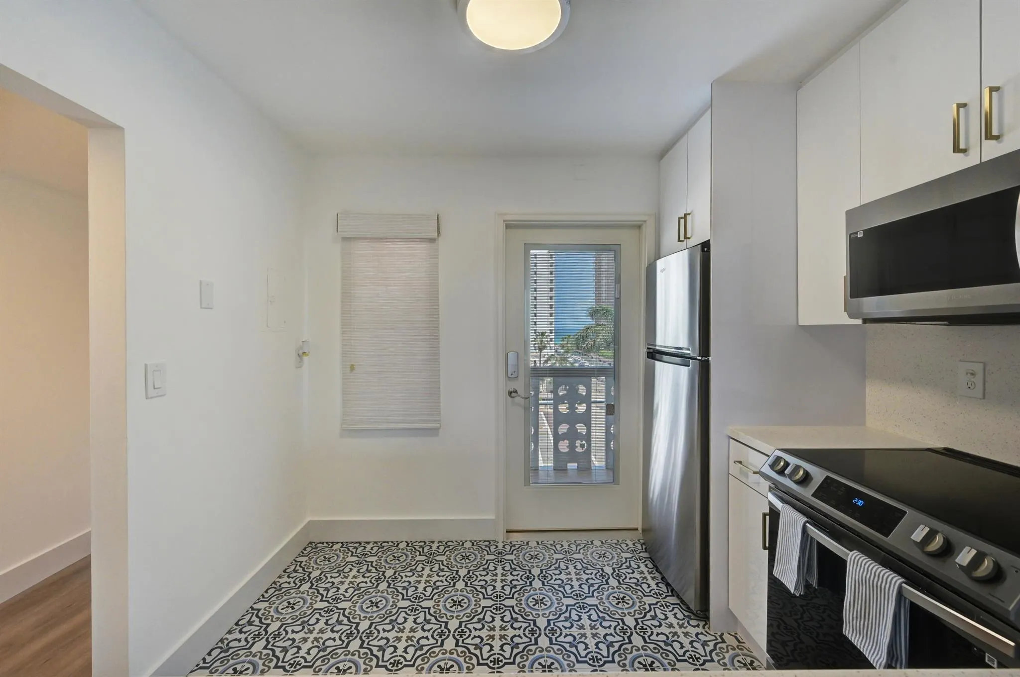 1893 S Ocean Drive, #503