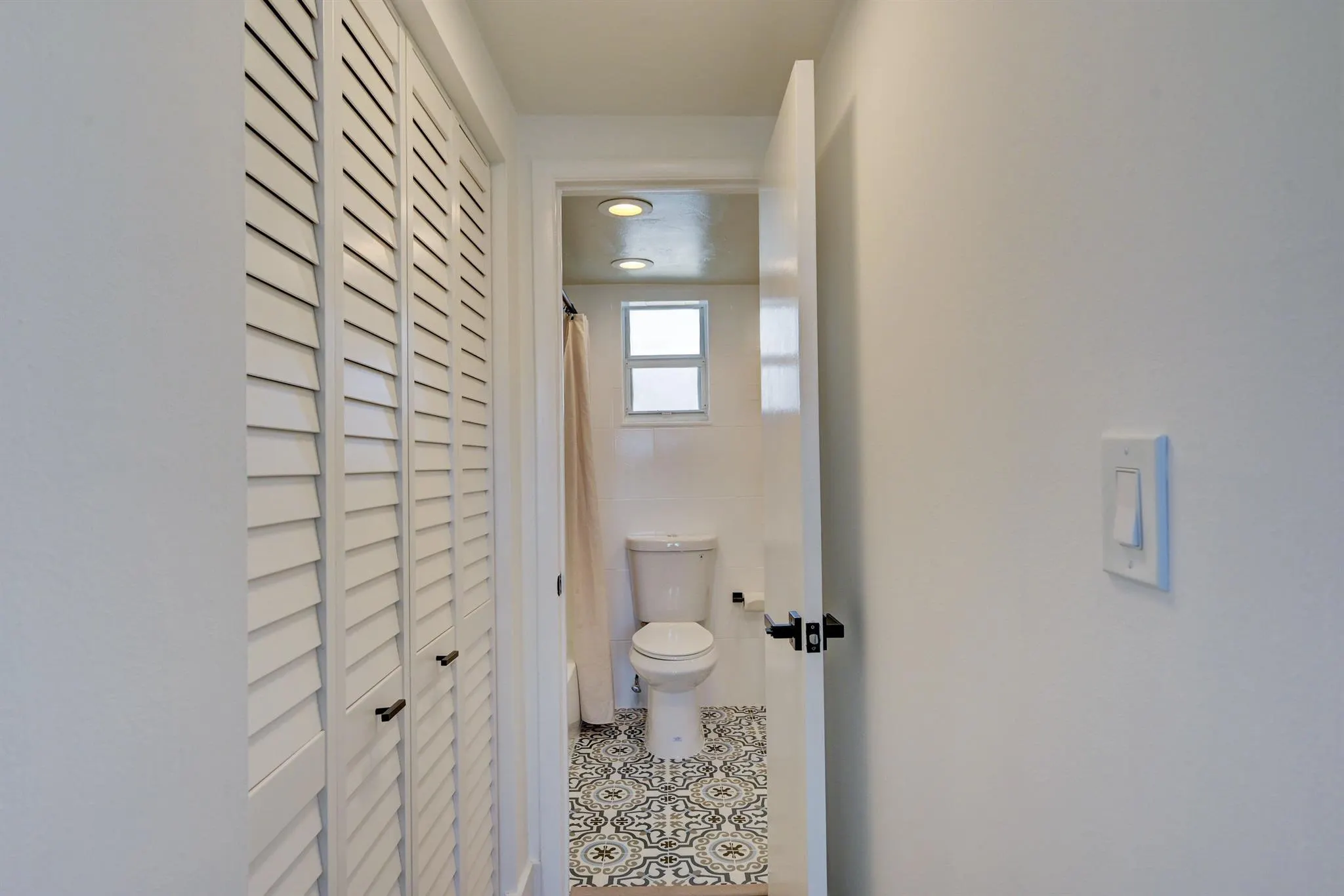 1893 S Ocean Drive, #503