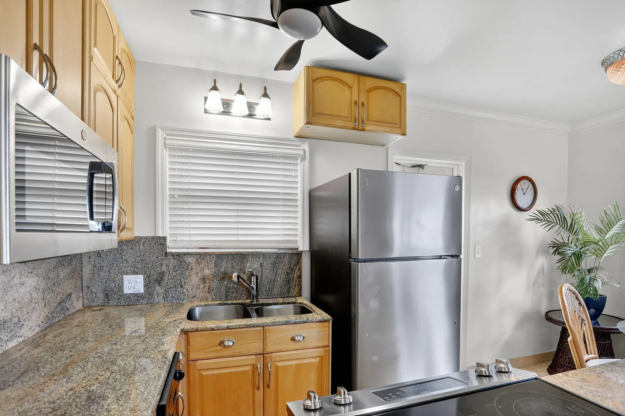 1225 Hillsboro Mile, #B2