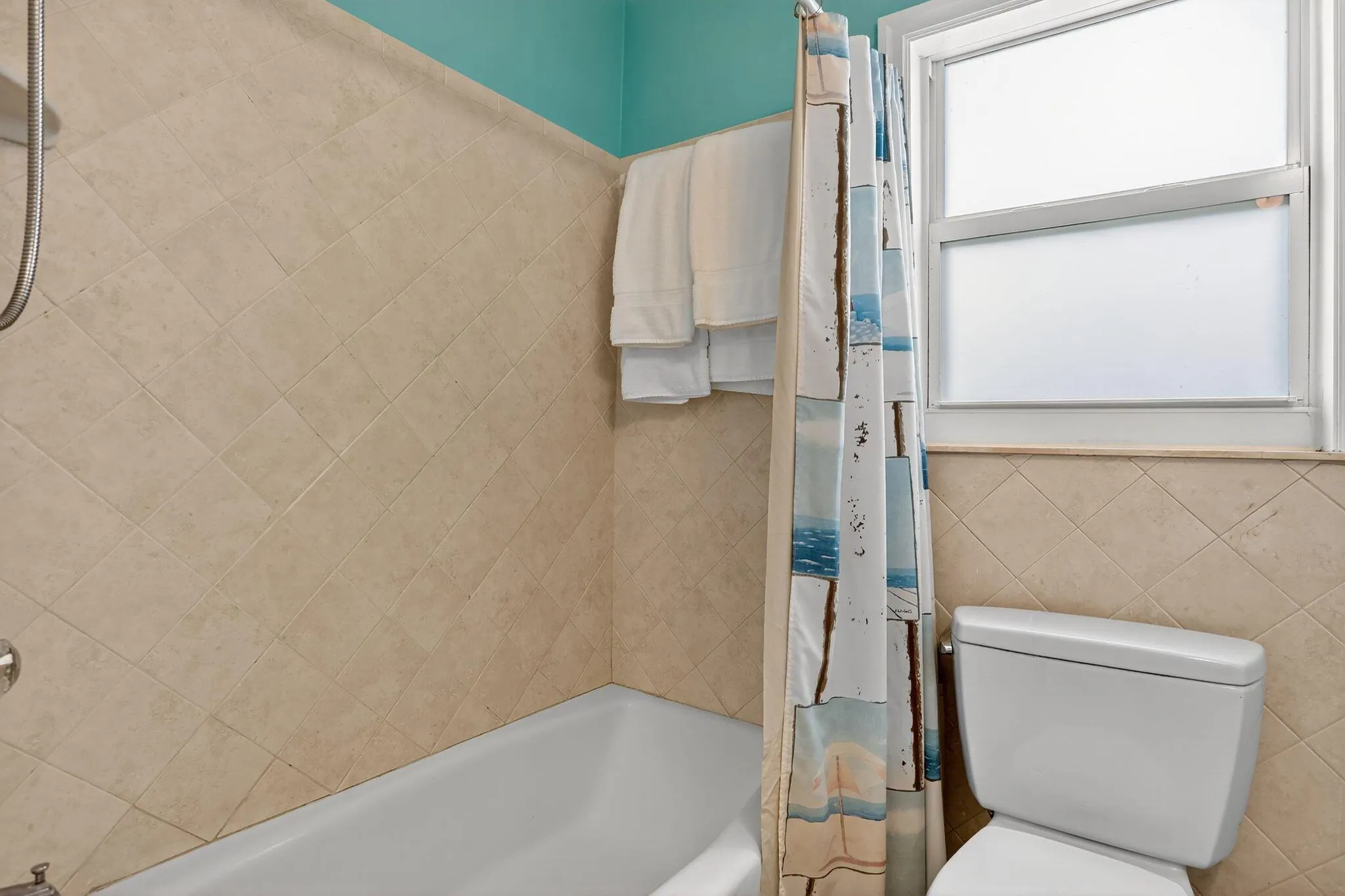 1225 Hillsboro Mile, #B2