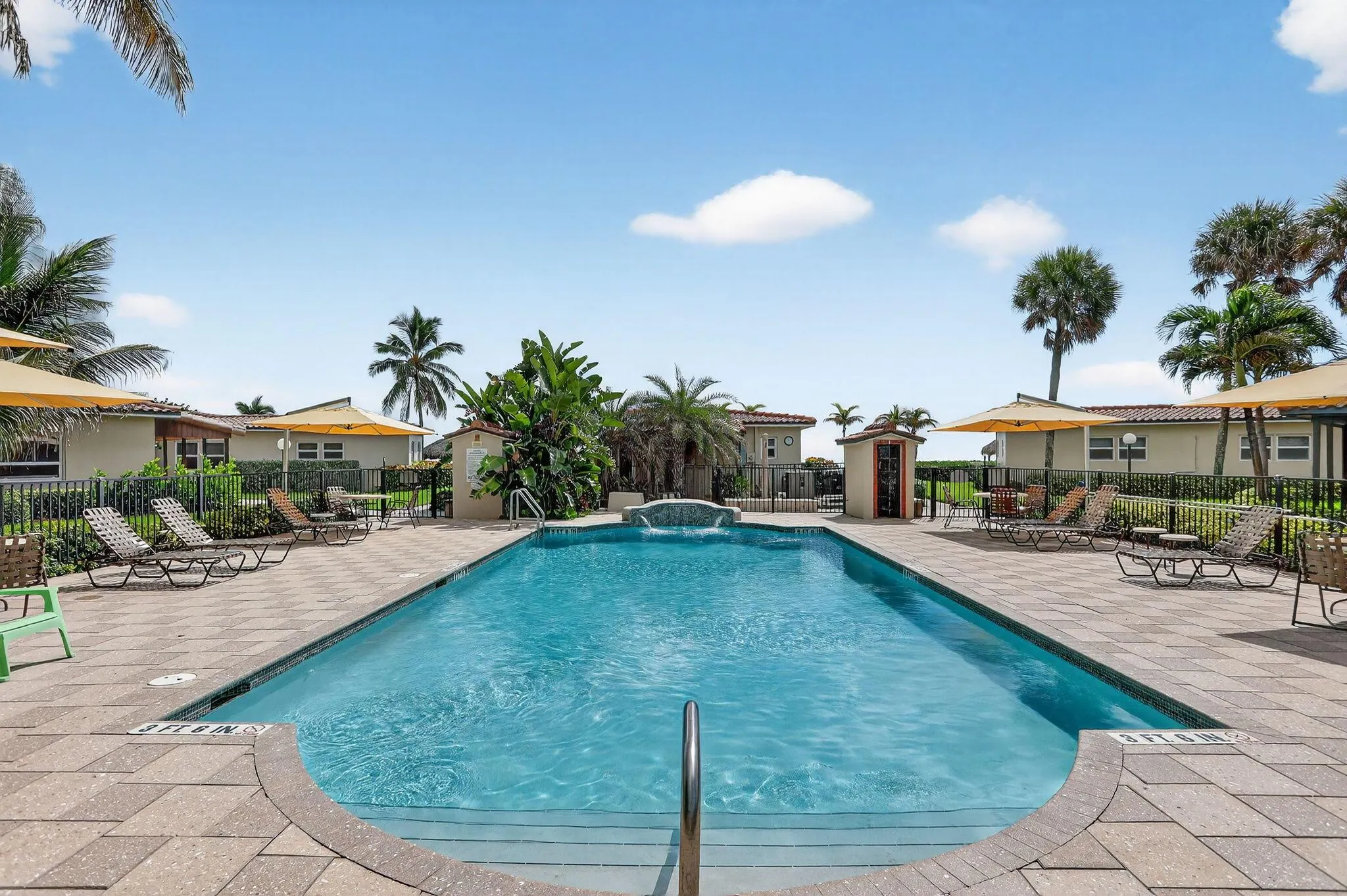1225 Hillsboro Mile, #B2