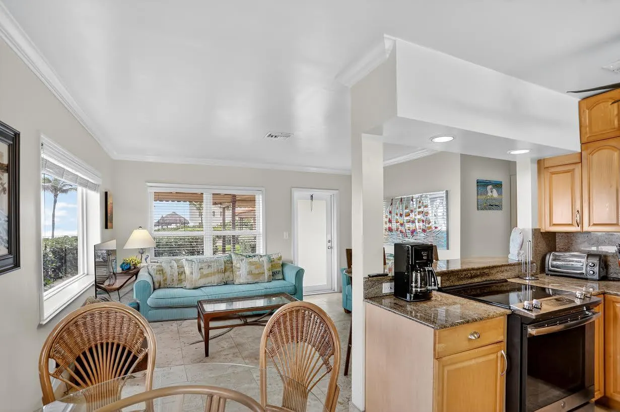 1225 Hillsboro Mile, #B2