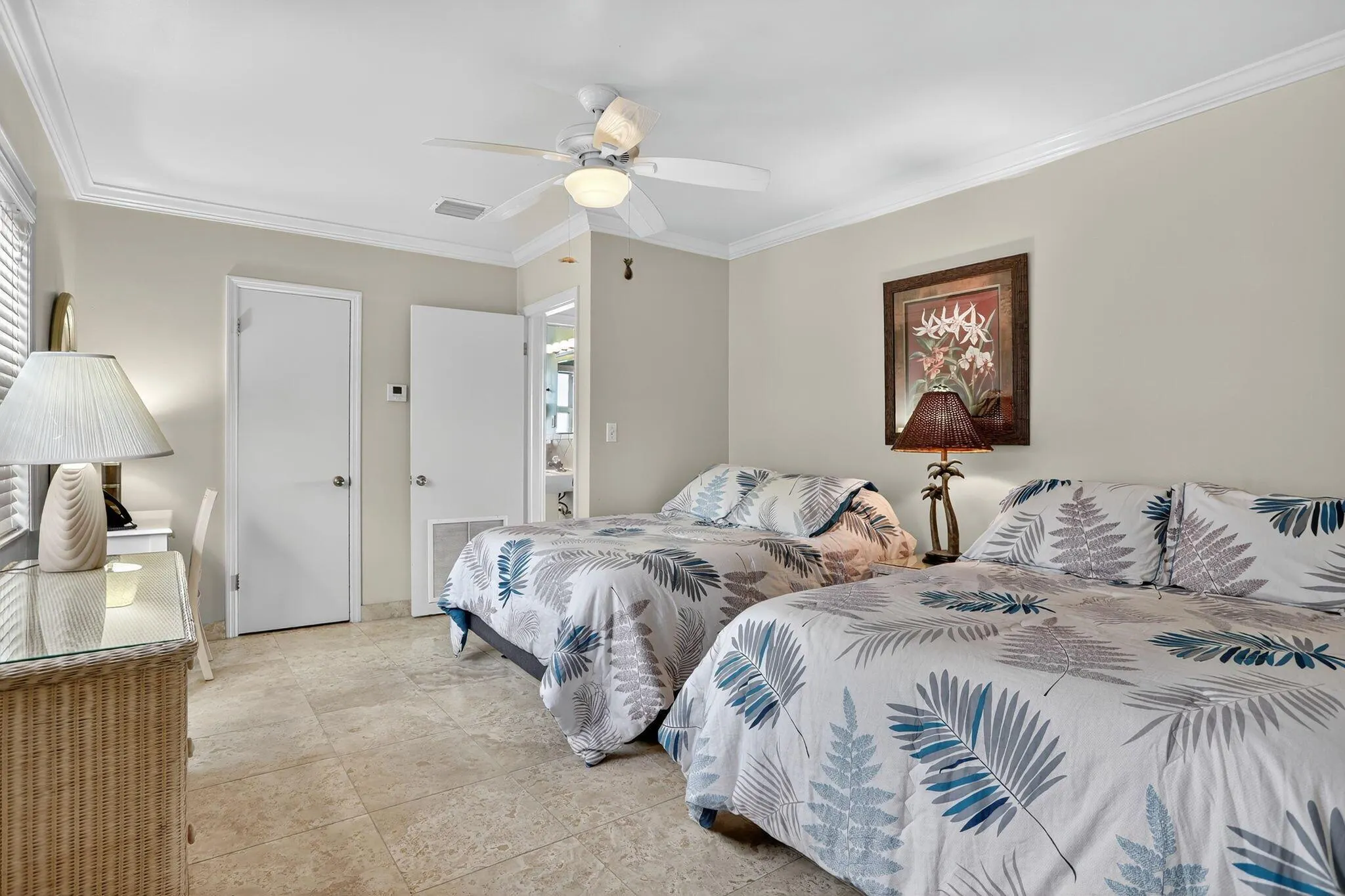 1225 Hillsboro Mile, #B2