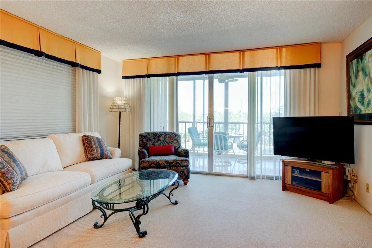 921 Gardenia Drive, #370
