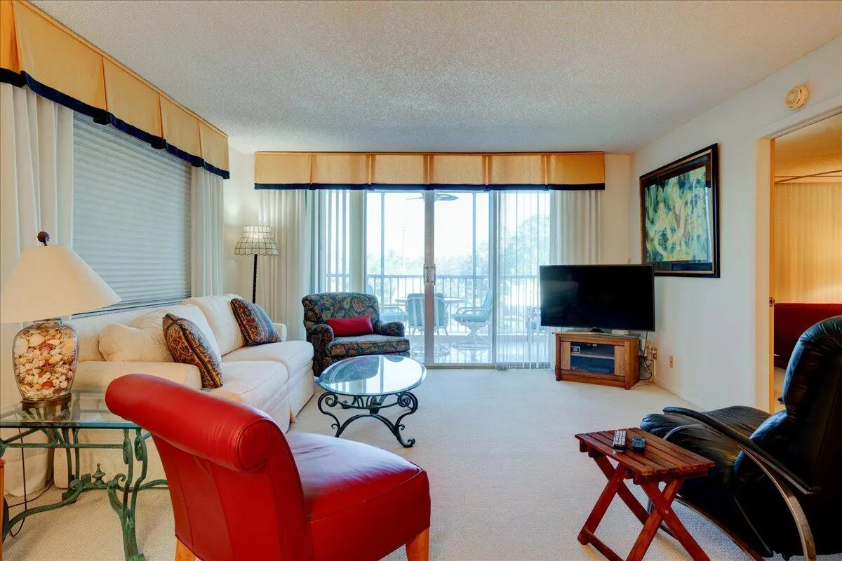 921 Gardenia Drive, #370