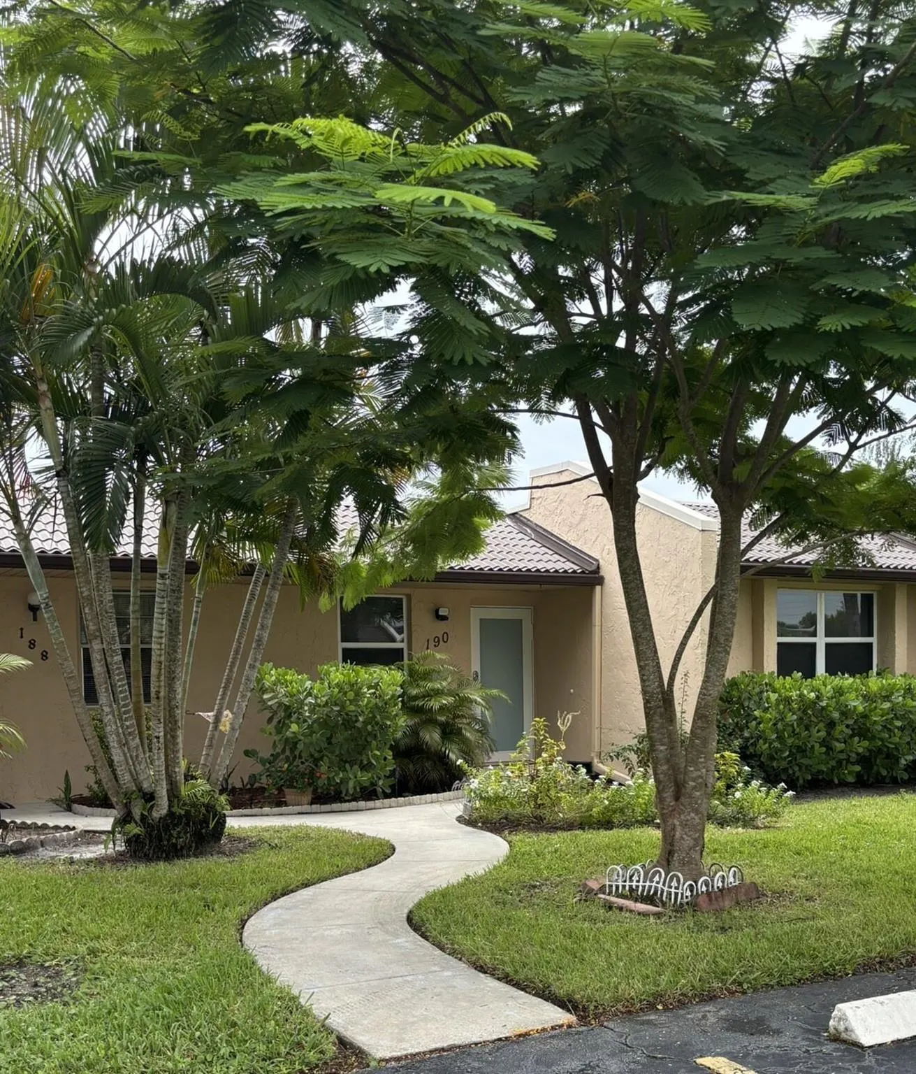 190 Lake Meryl Drive