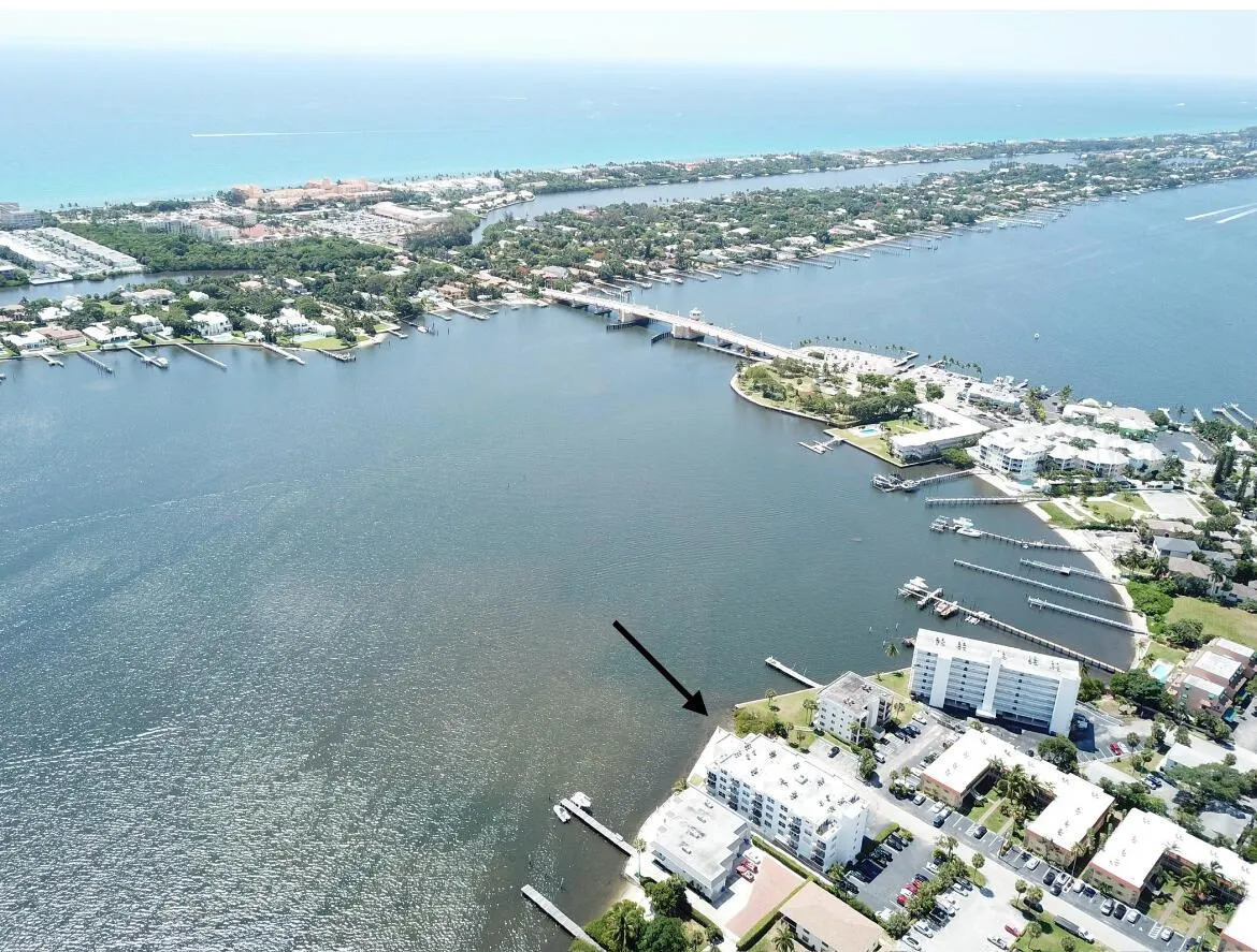 301 Croton Avenue, #305