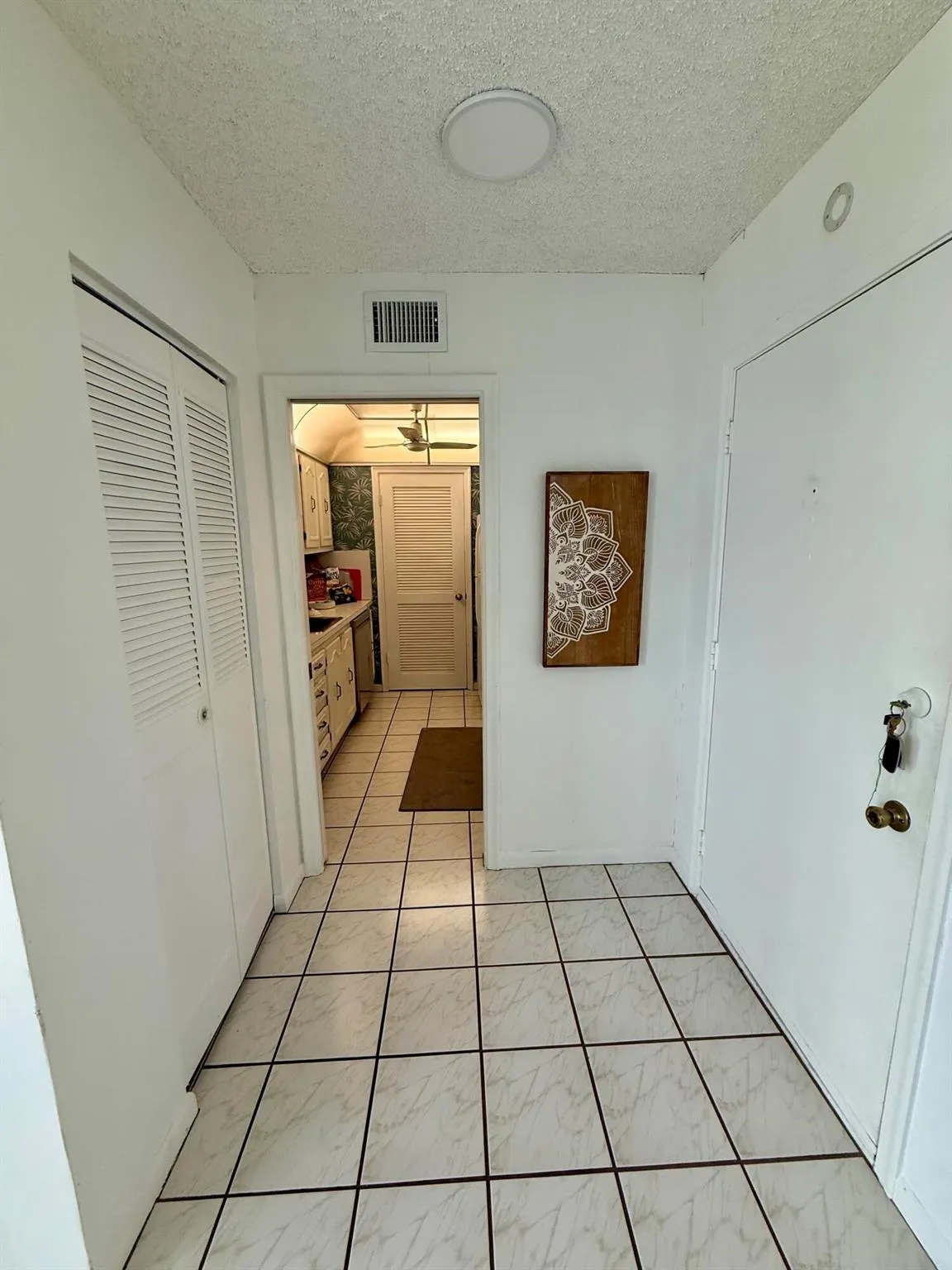 301 Croton Avenue, #305
