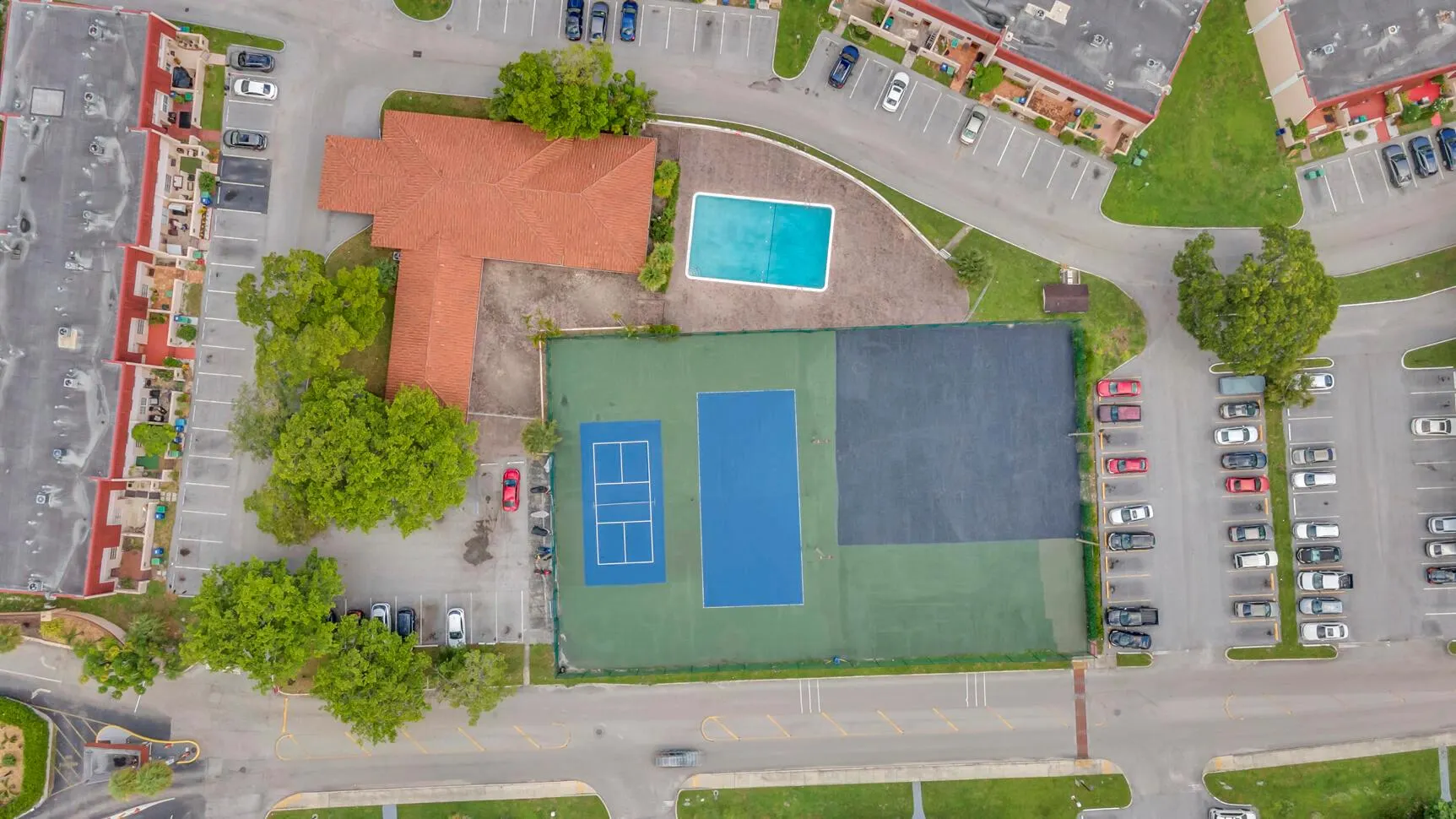 4166 Inverrary Drive, #304