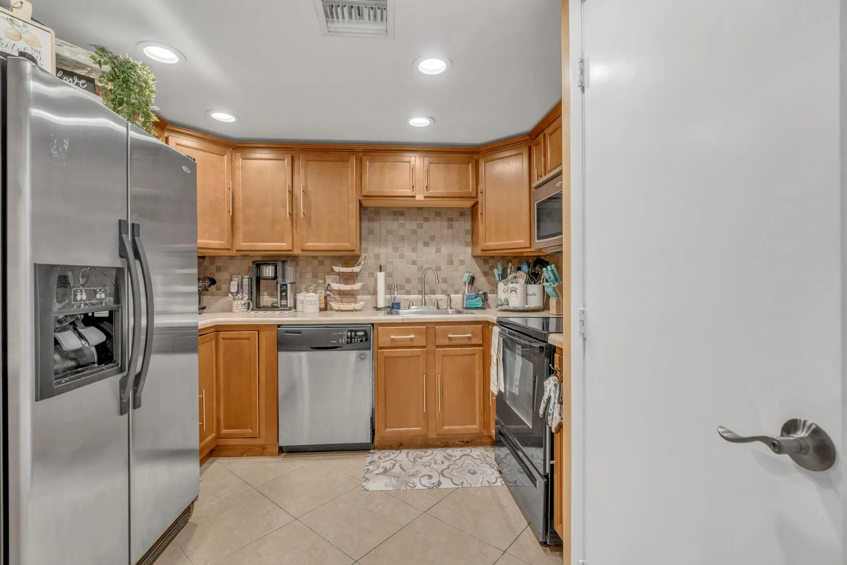 4166 Inverrary Drive, #304