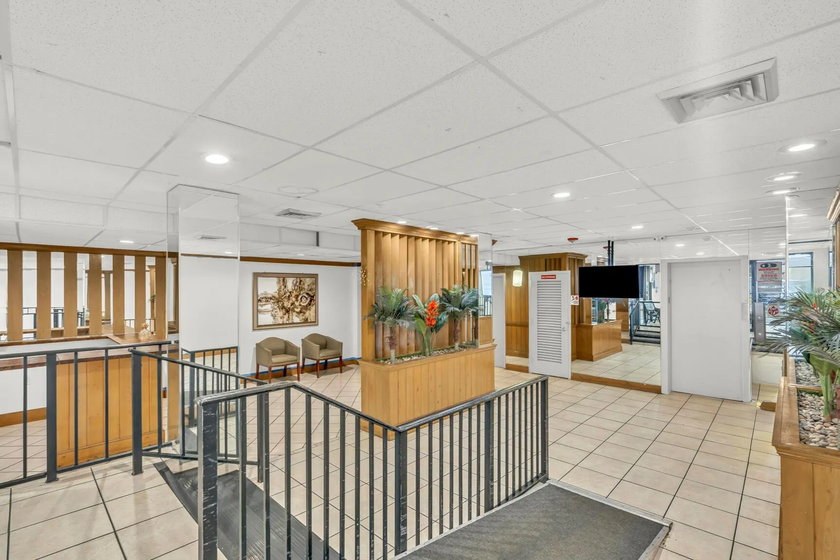 4166 Inverrary Drive, #304