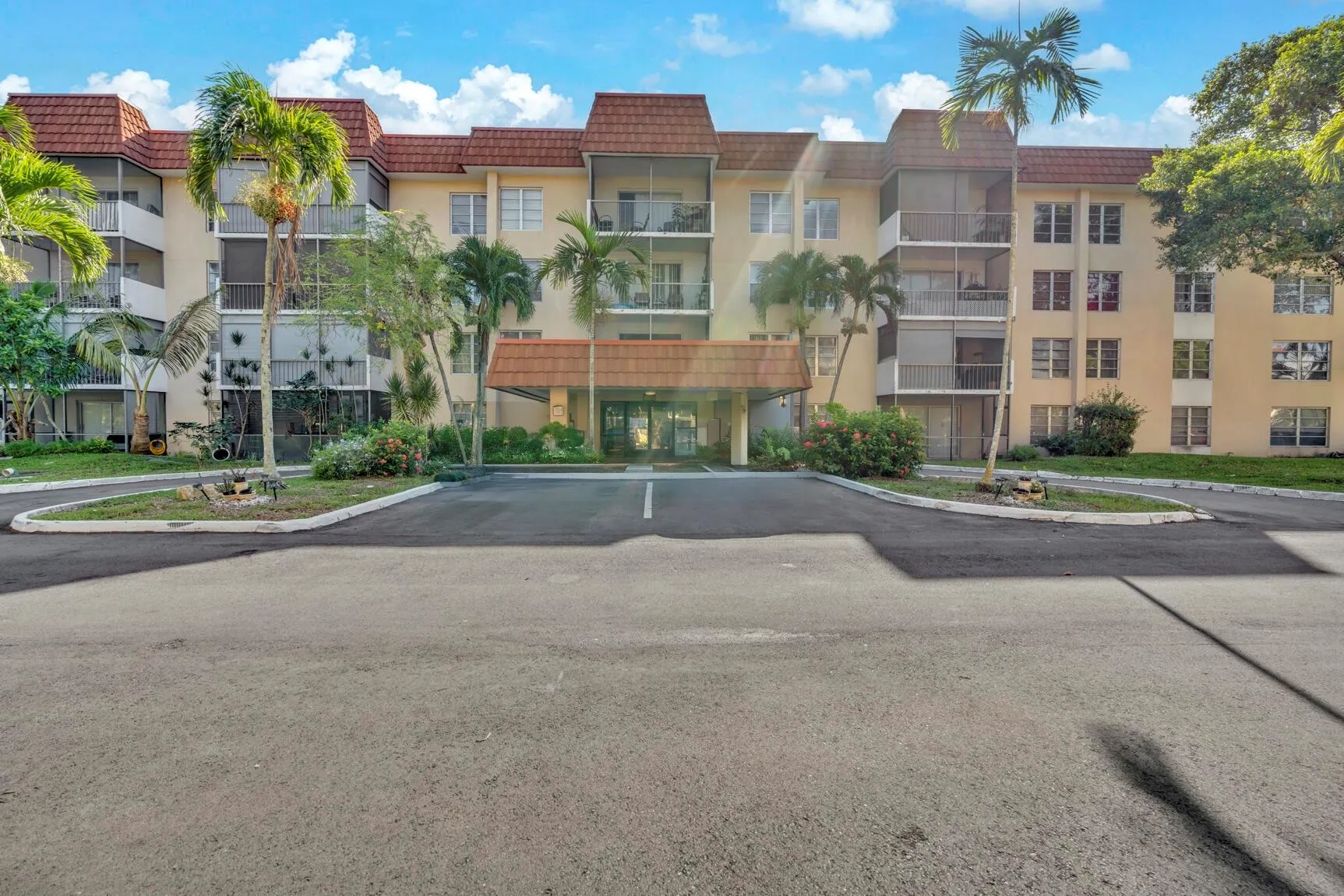 4166 Inverrary Drive, #304