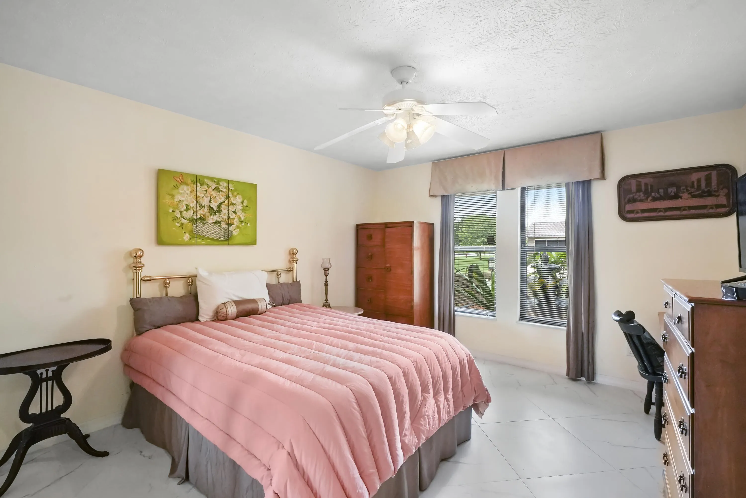 472 SE Majestic Terrace