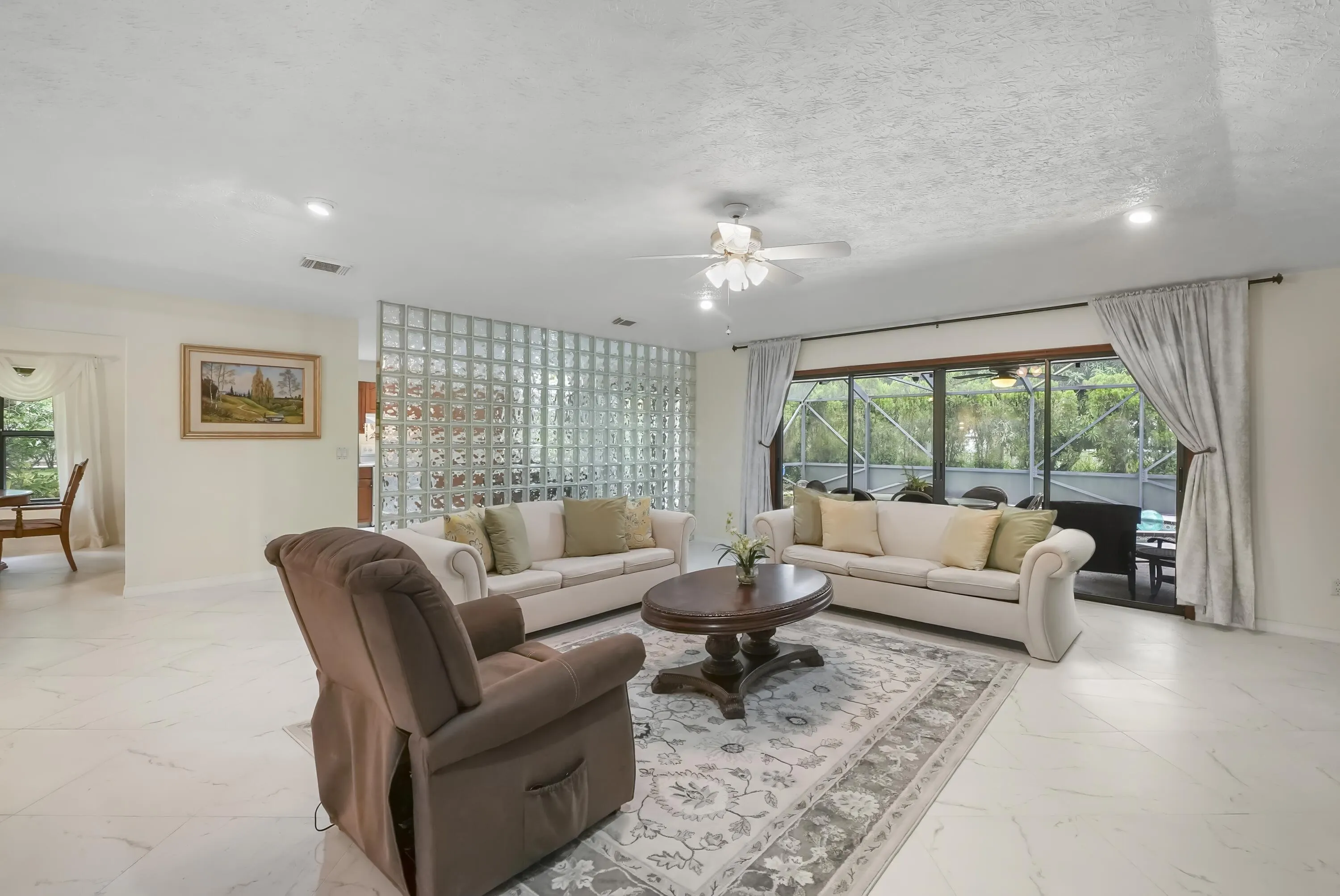 472 SE Majestic Terrace
