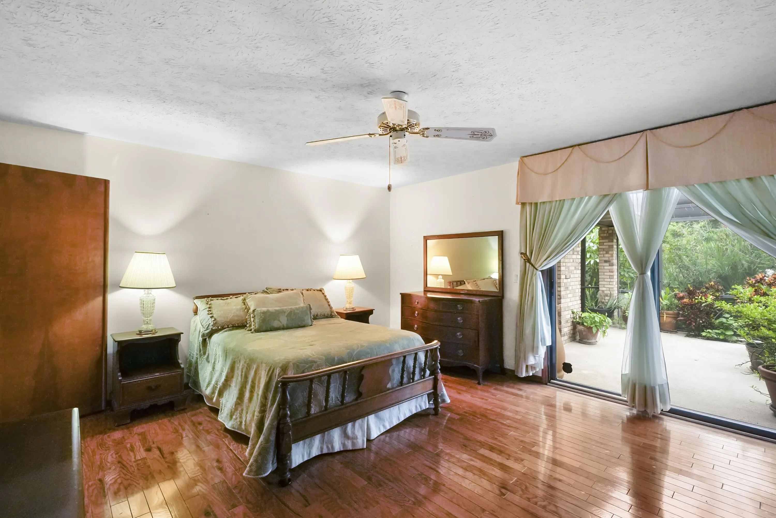 472 SE Majestic Terrace