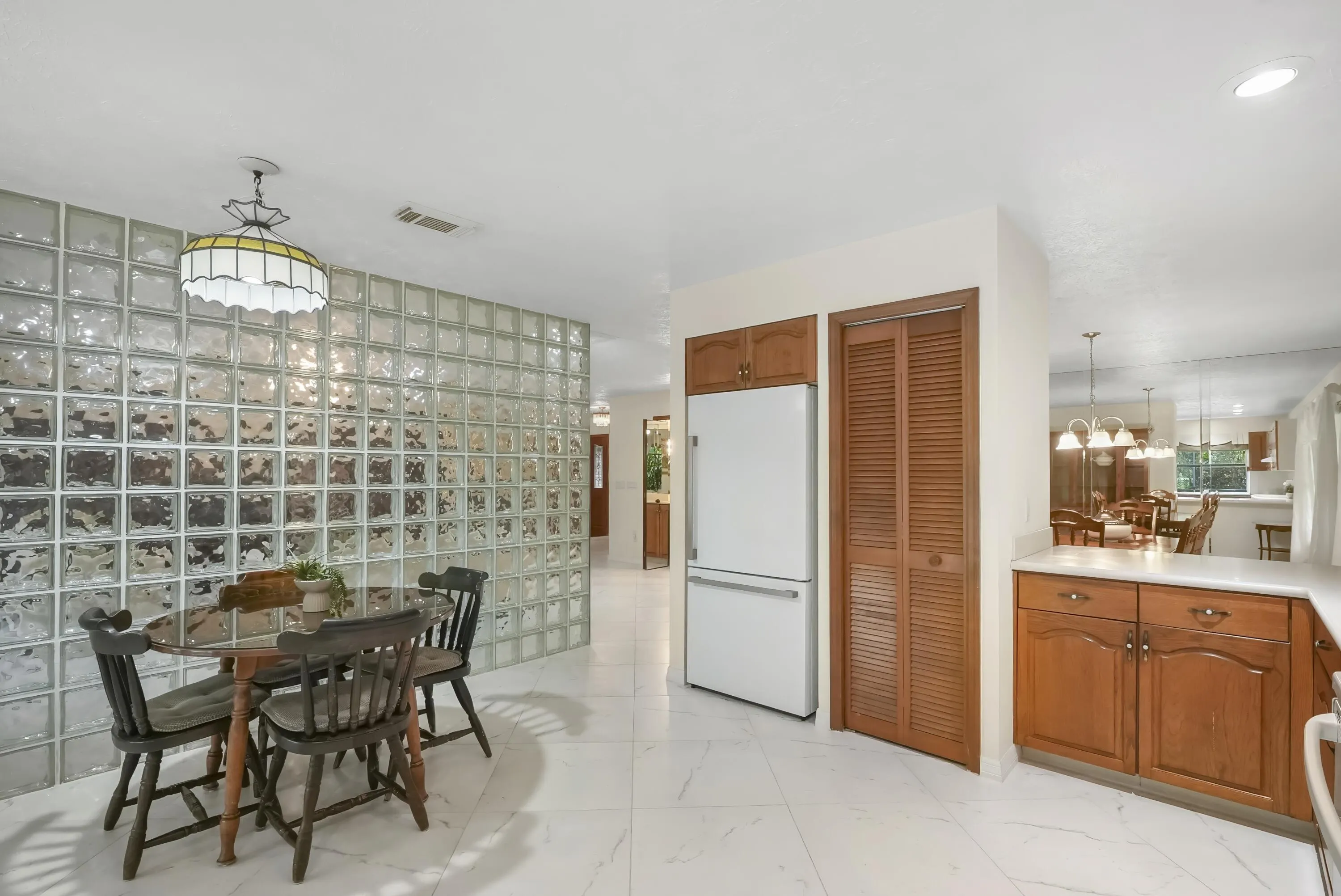 472 SE Majestic Terrace