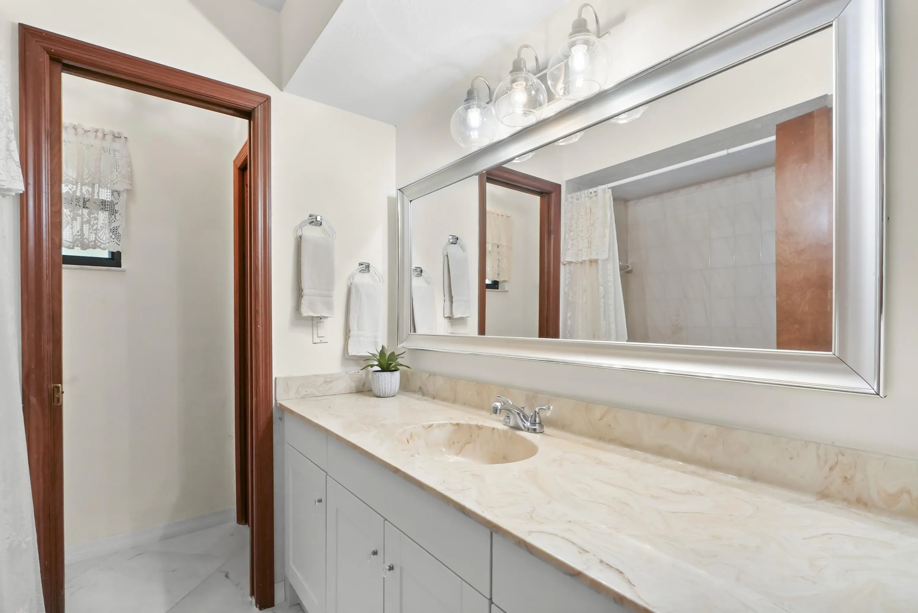 472 SE Majestic Terrace