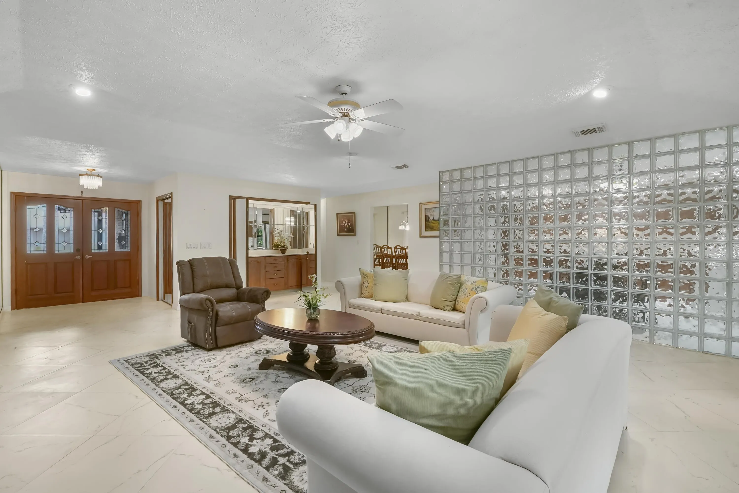472 SE Majestic Terrace
