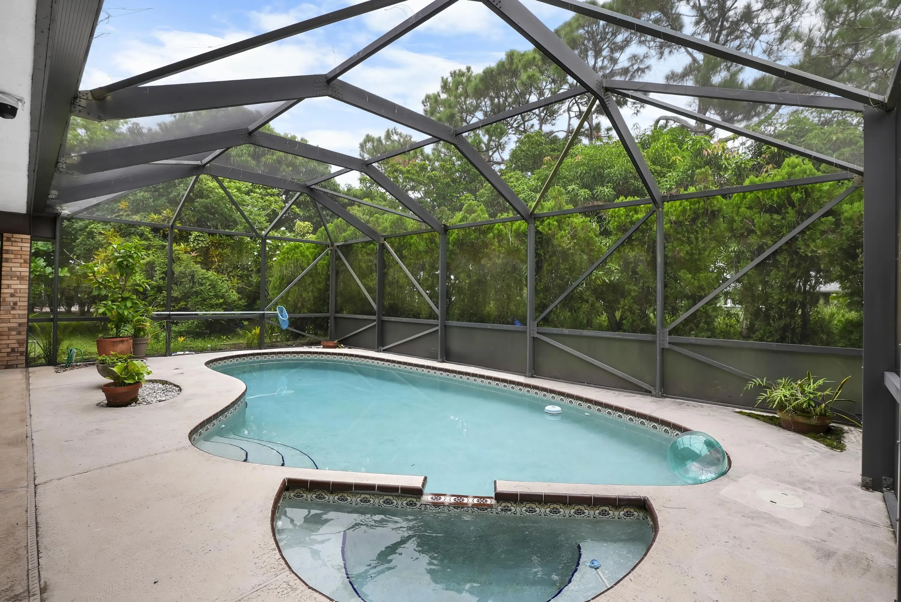 472 SE Majestic Terrace