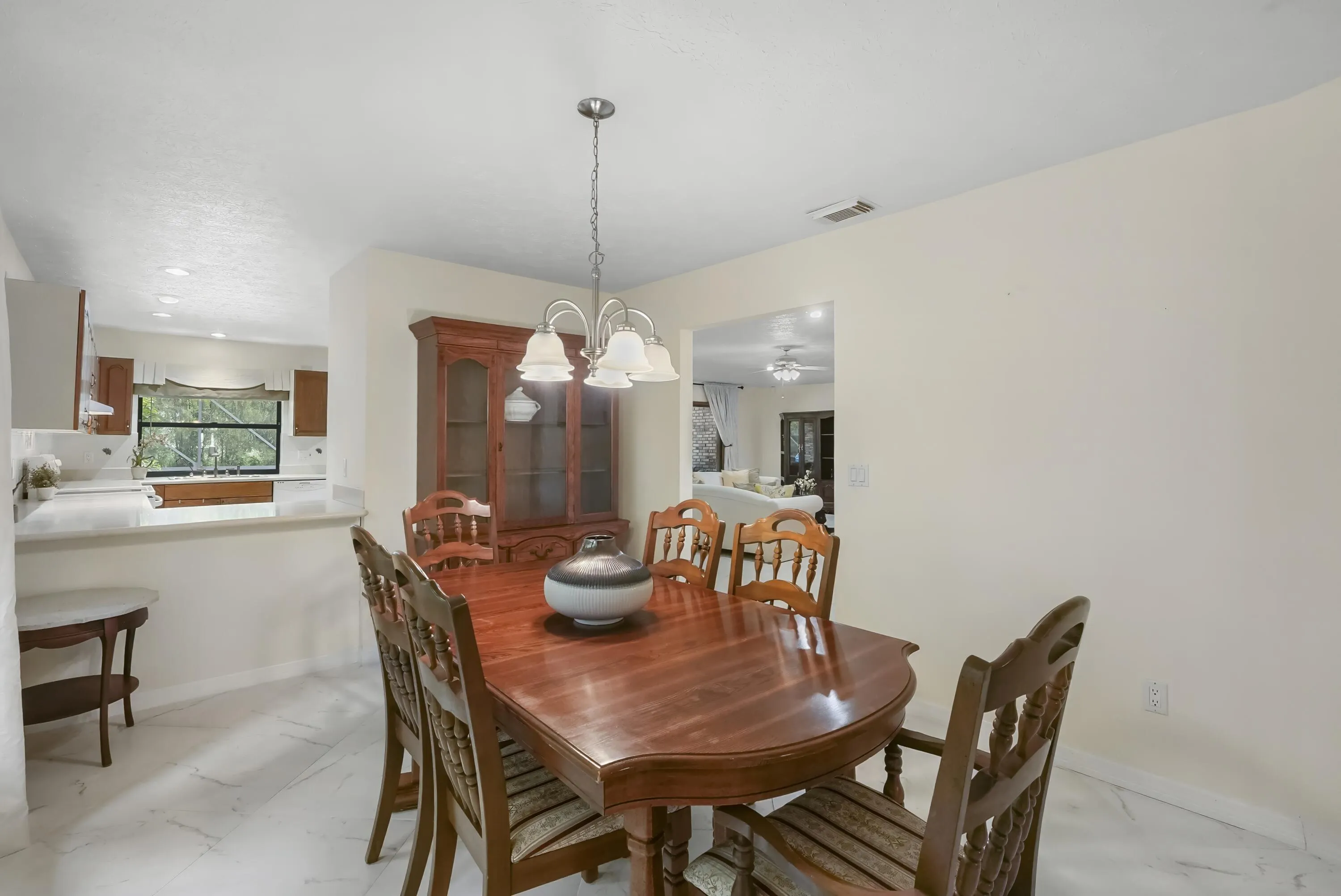472 SE Majestic Terrace