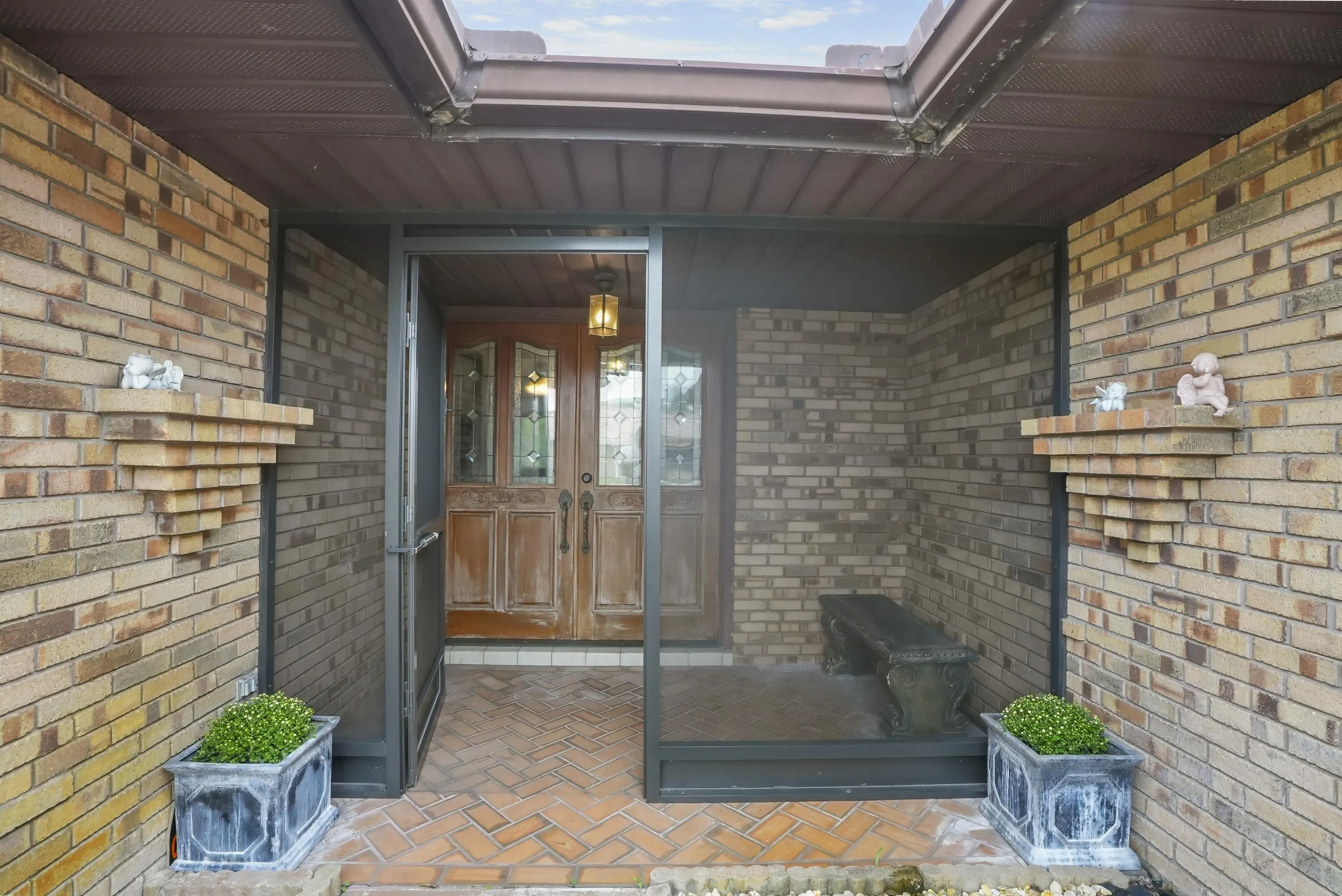 472 SE Majestic Terrace